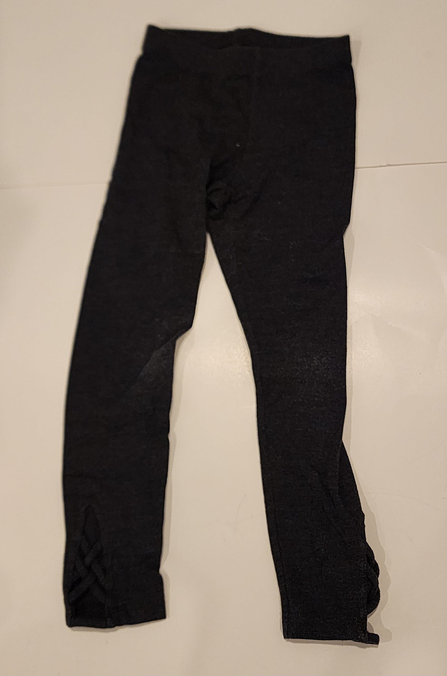 #135 girls size 5 Old Navy gray leggings with ankle cutouts