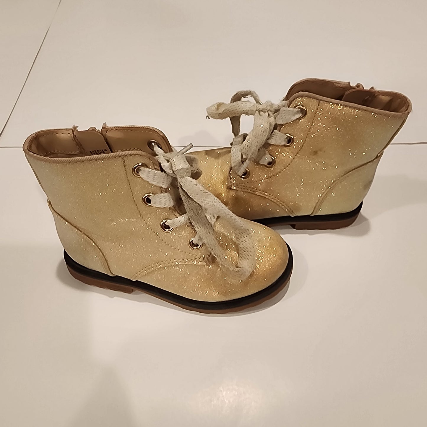 #135 girls size 9 Cat & Jack iridescent gold glitter boots GUC