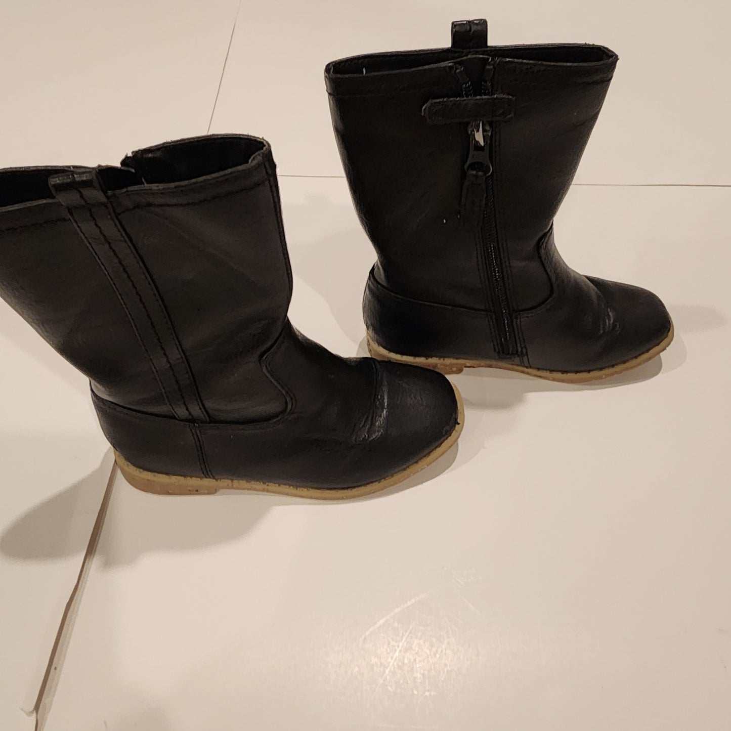 #135 Girls size 9 Cat & Jack tall black boots GUC