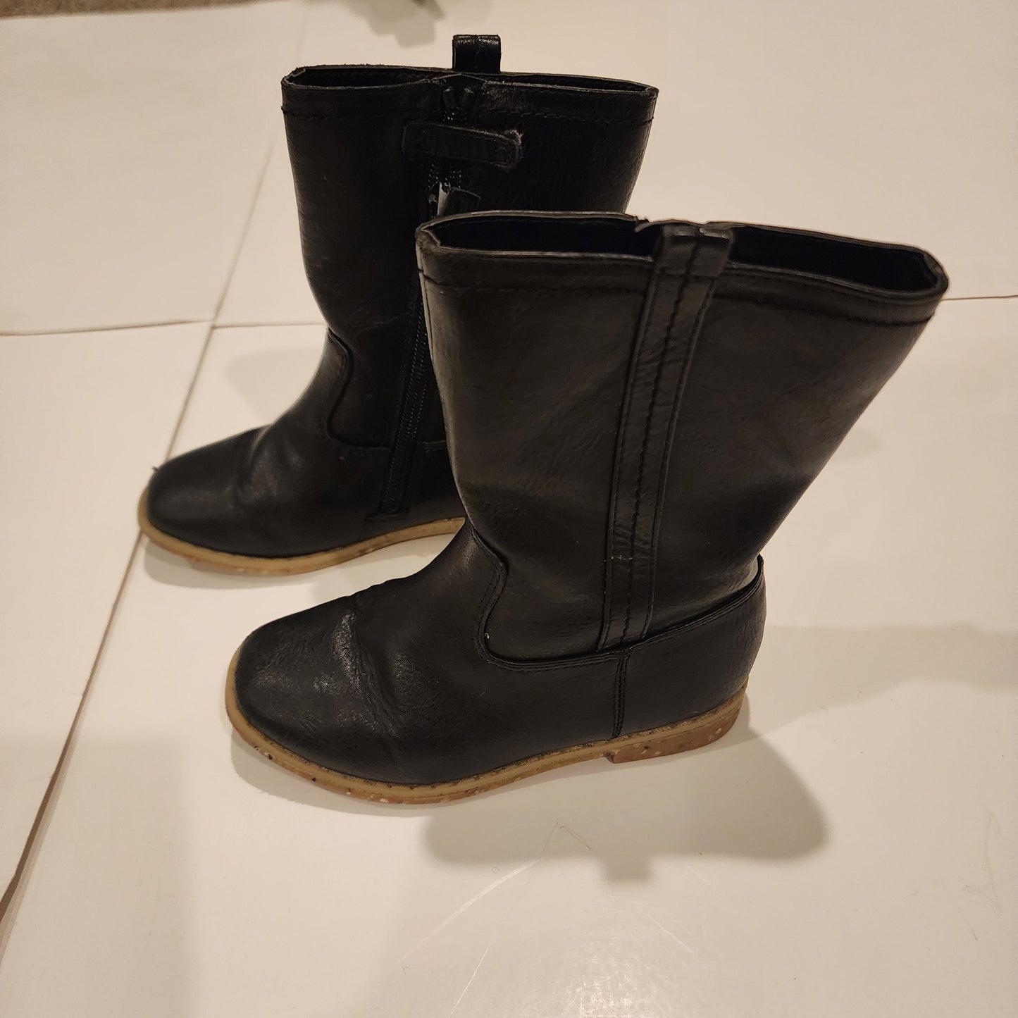 #135 Girls size 9 Cat & Jack tall black boots GUC