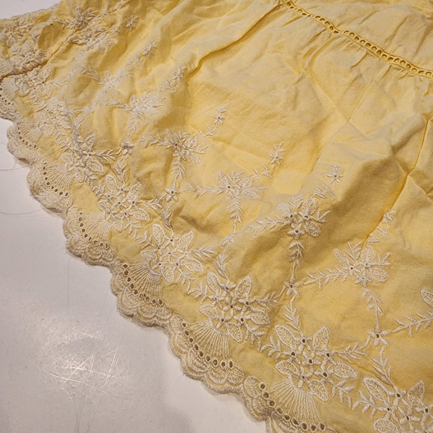 #135 girls Size 5 Gap embroidered sundress