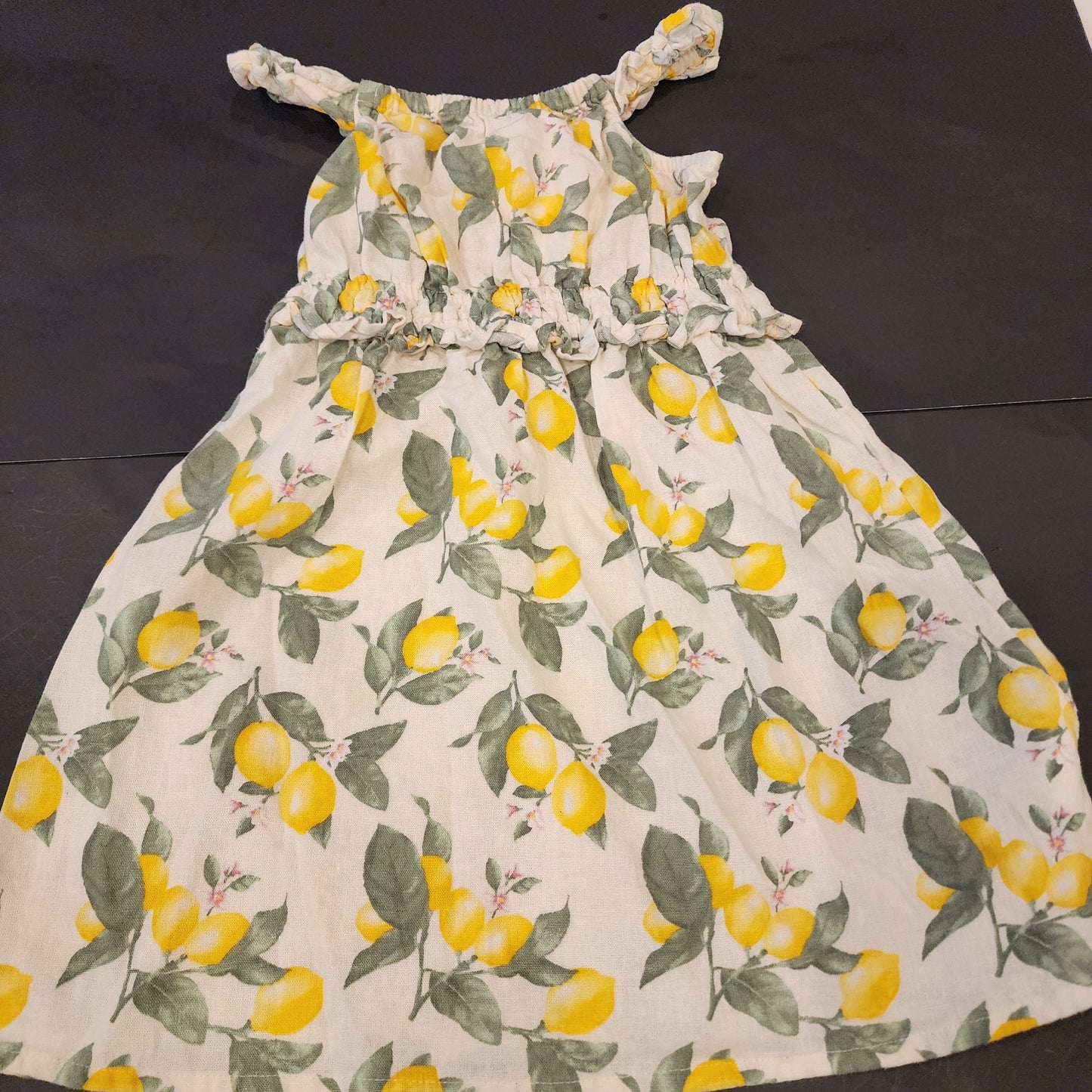 #135 girls size 5T Old Navy linen lemon dress
