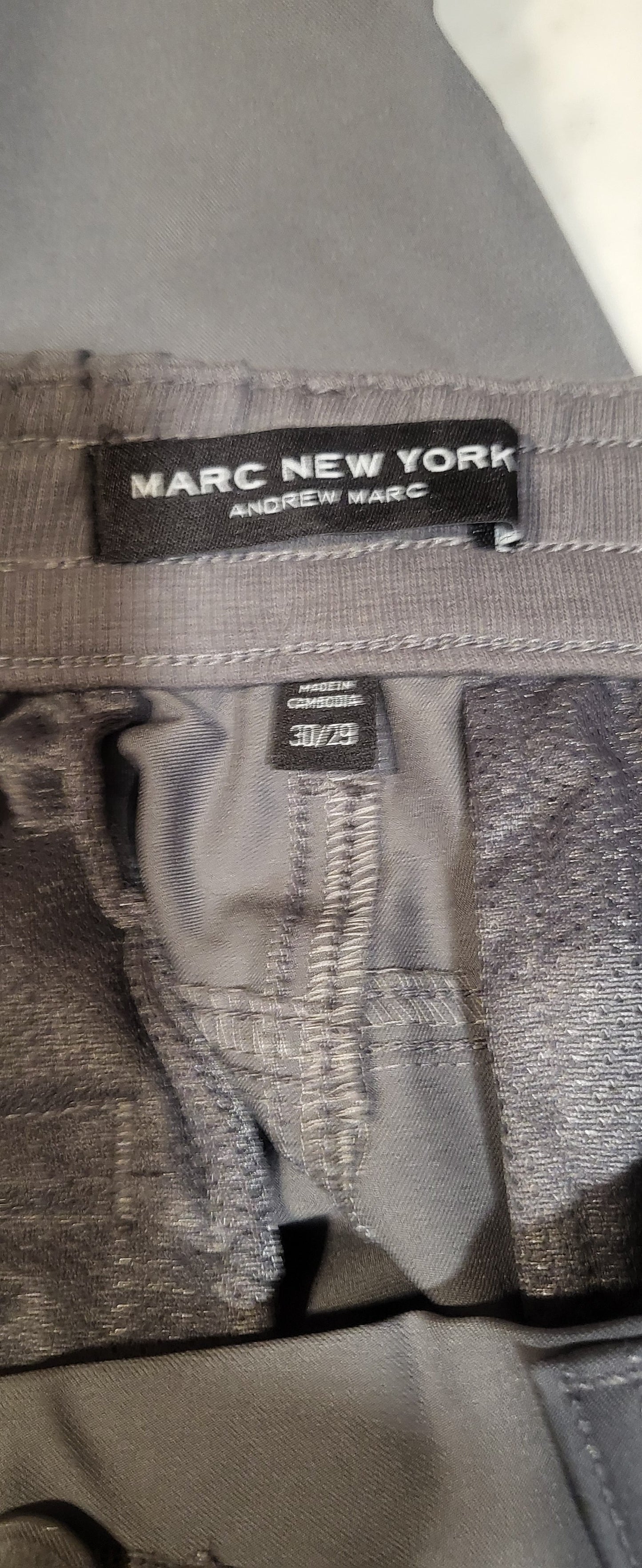 REDUCED: #9--- Men's S. NWOT. Size 30/29.