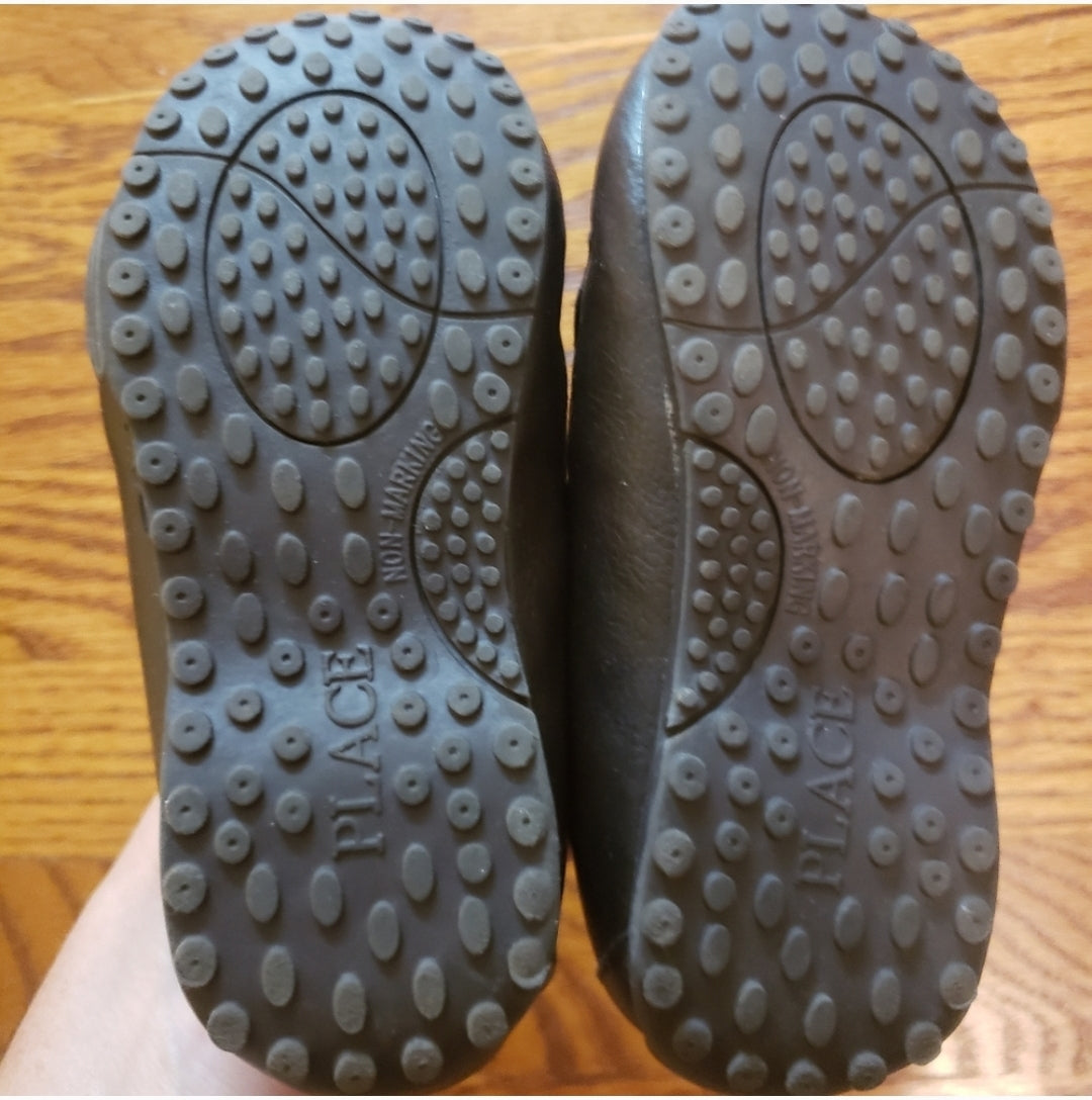 #142 Children's Place Sz 11 Slip On Dress Shoes