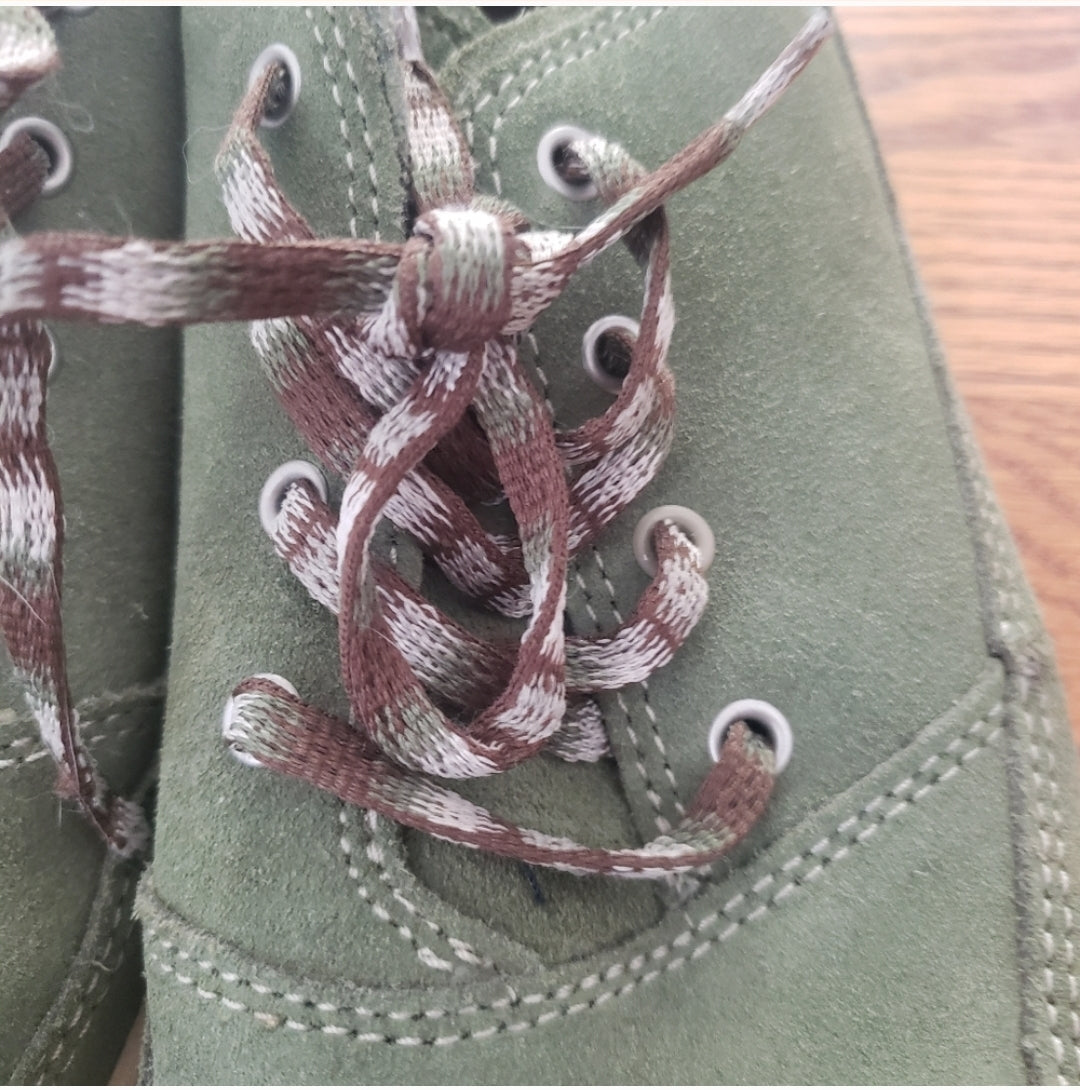 #142 Chaco Sz 9 Velleda Olvine Green Suede Lace Up Shoes