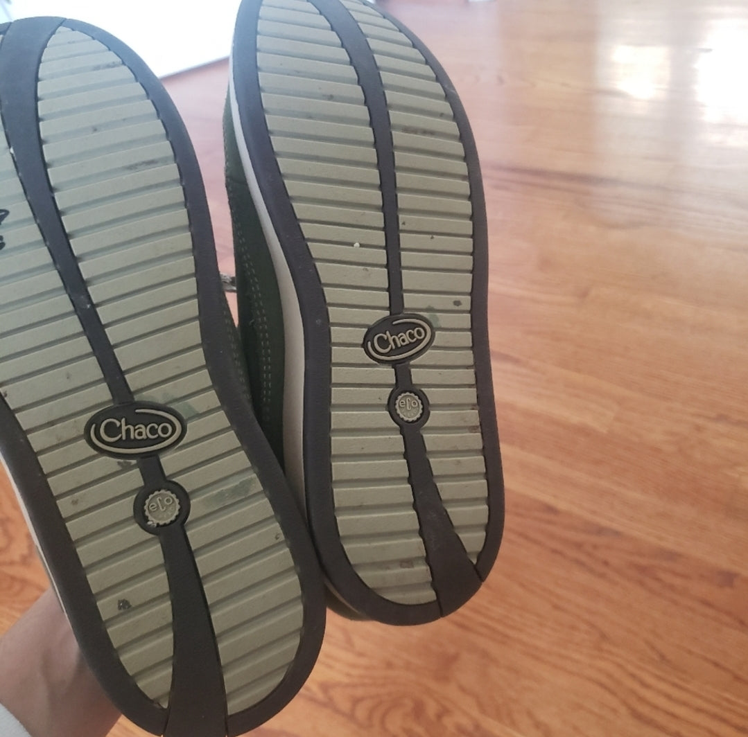#142 Chaco Sz 9 Velleda Olvine Green Suede Lace Up Shoes