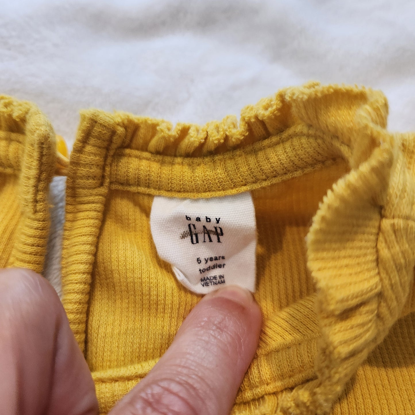REDUCED #142 Baby Gap & Old Navy 5T Long Sleeve Tee Bundle Of 2