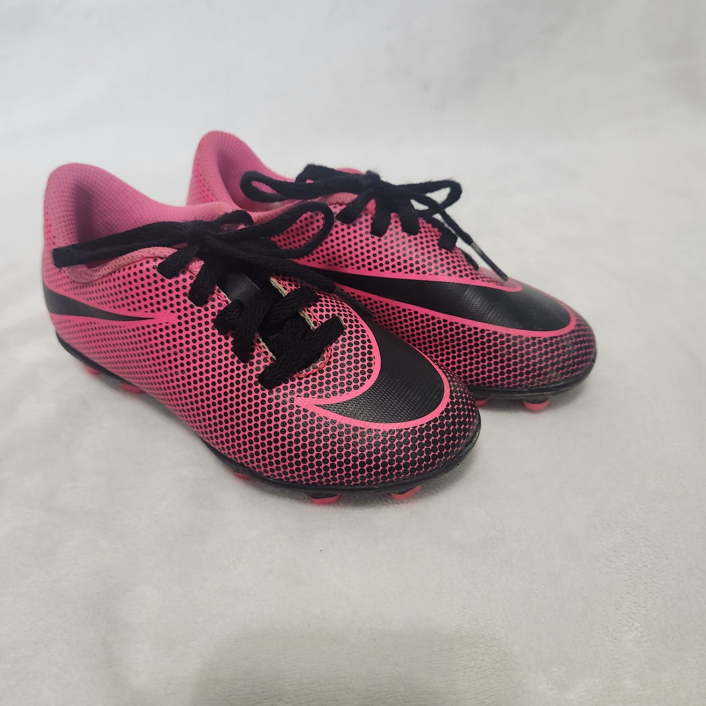 #142 Nike Sz 10 BRAVATA Jr. Soccer Cleats