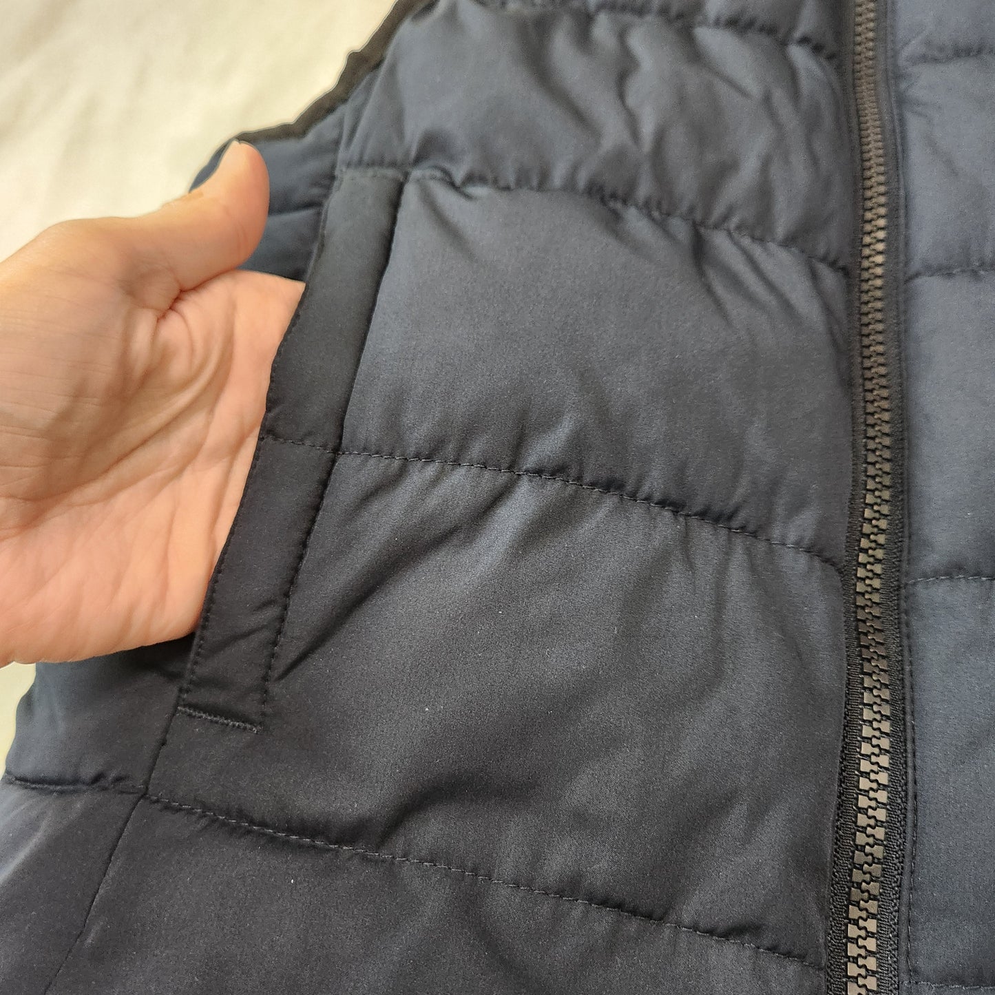 REDUCED #142 Gap Kids Sz 6/7 Boys Navy Puffer Vest