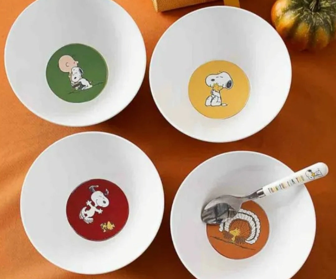 REDUCED #142 Pottery Barn Kids x Peanuts Thanksgiving Snoopy 4 Bowls
