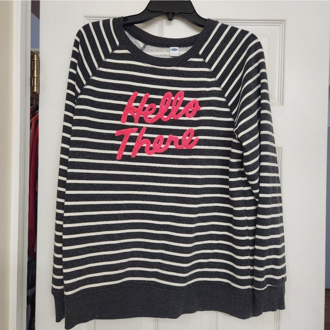 REDUCED #142 Old Navy Large Relaxed Graphic Crew-Neck Sweatshirt
