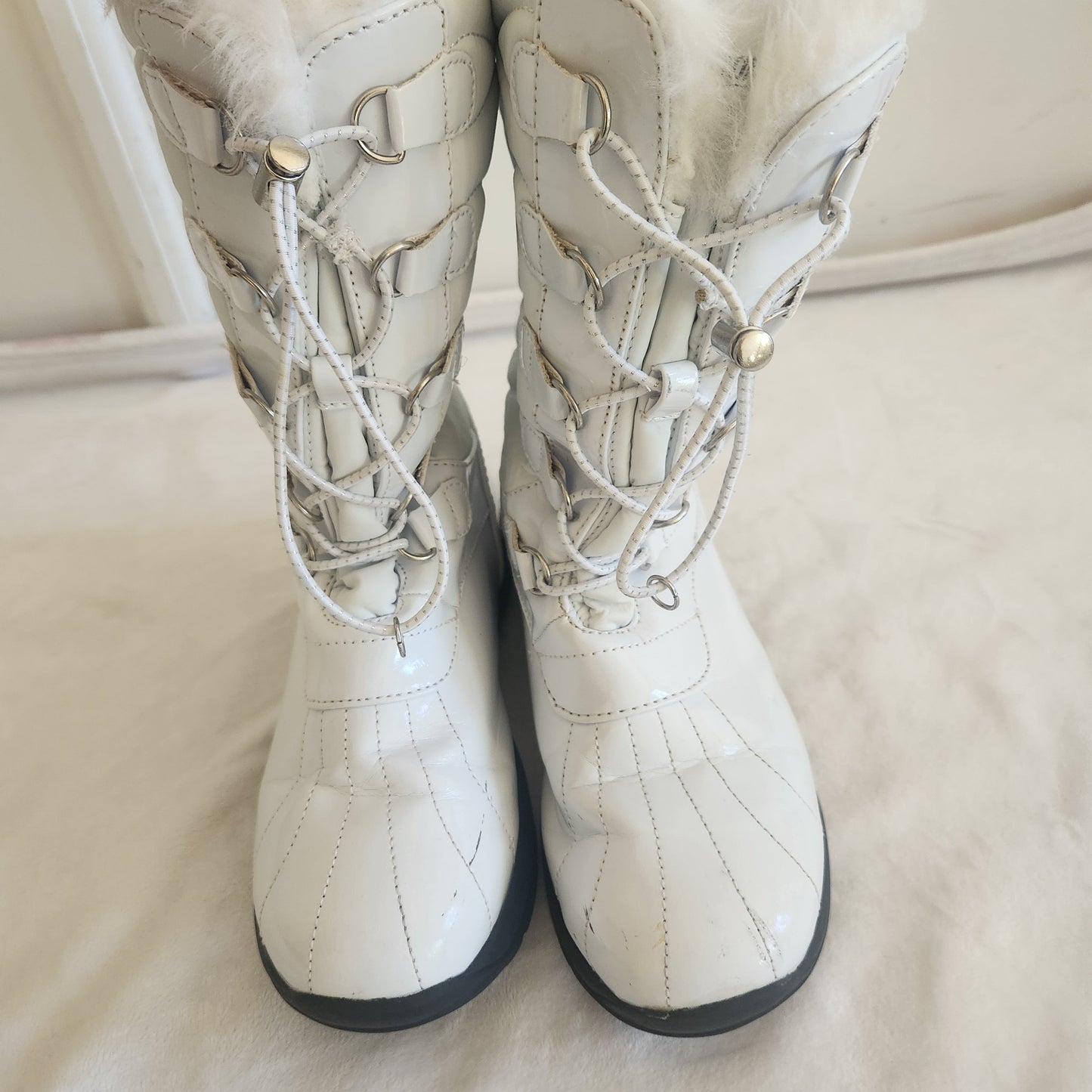 #142 Khombu Size 4Y Kimmie Girls Snow boots