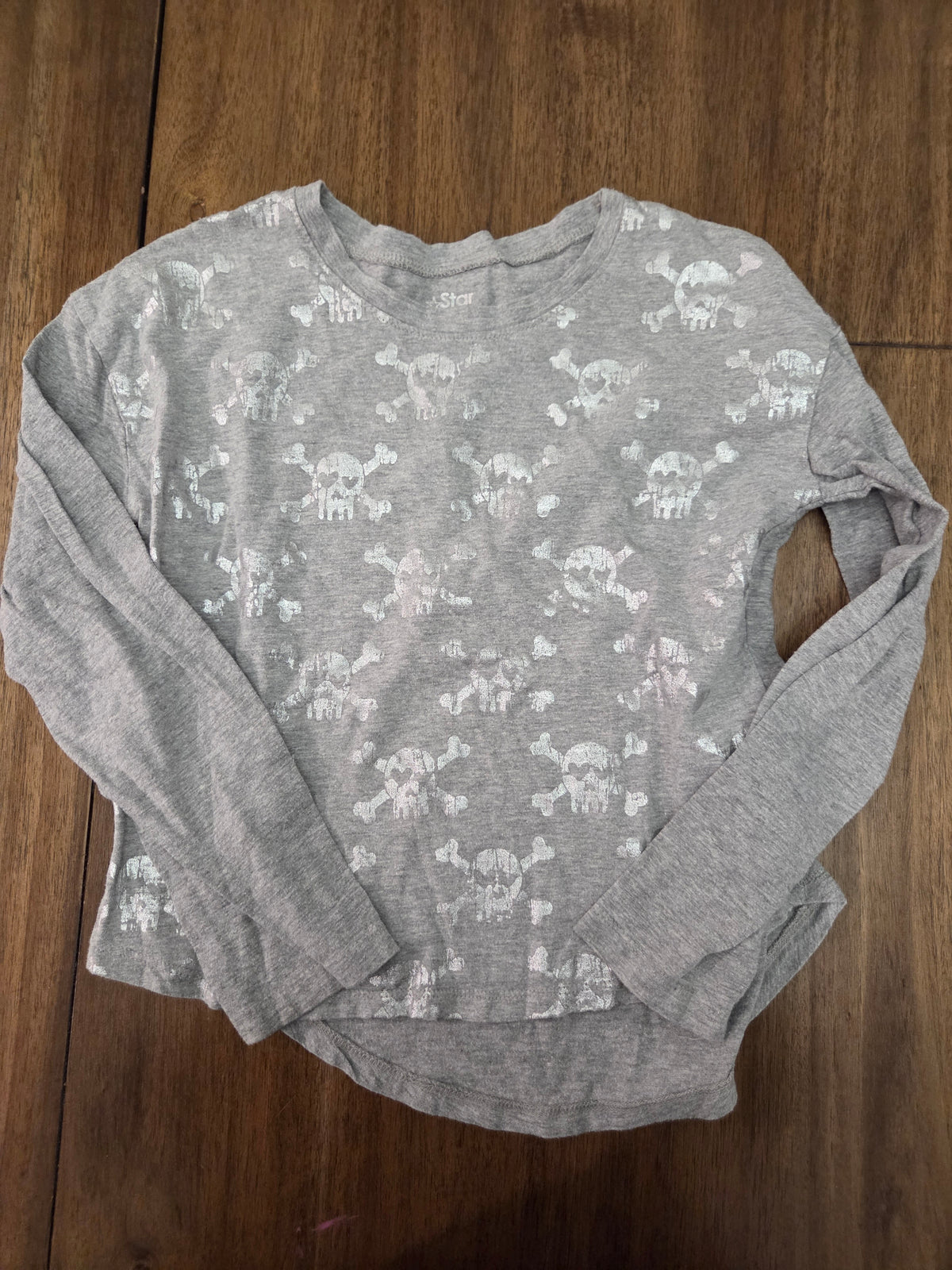 Seller 188 girls size 10/12 purple and grey top