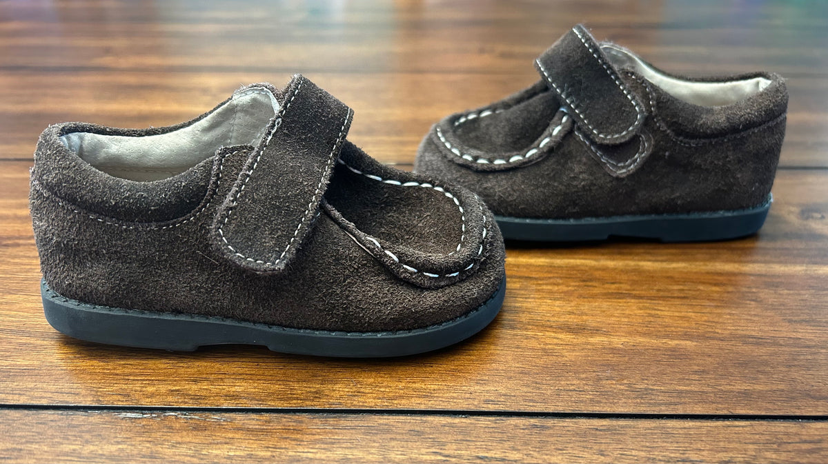 #197 See Kai Run Boys Size 6 Dark Brown Suede Velcro Dress Shoes