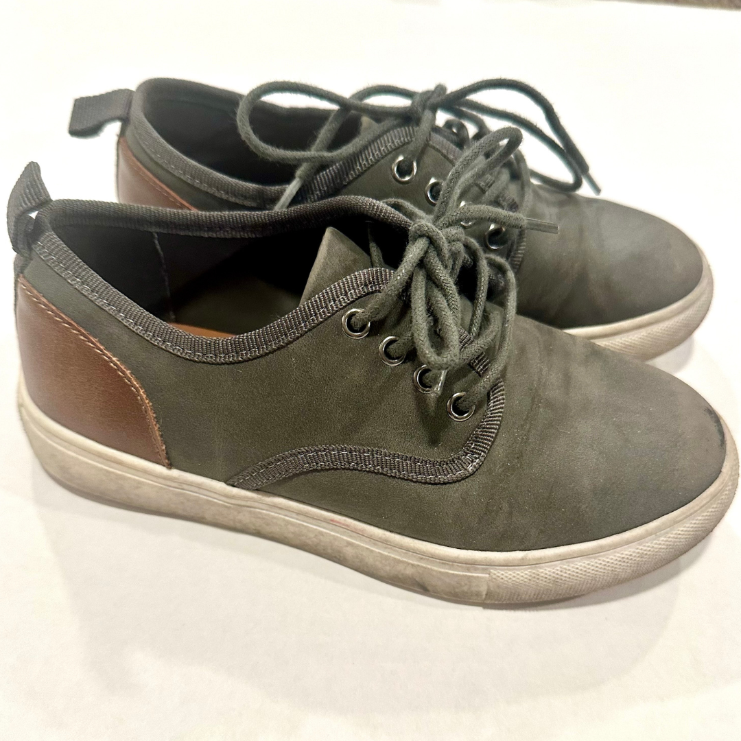 Seller 48- Sonoma Dress Shoes Gray Boys Size 1