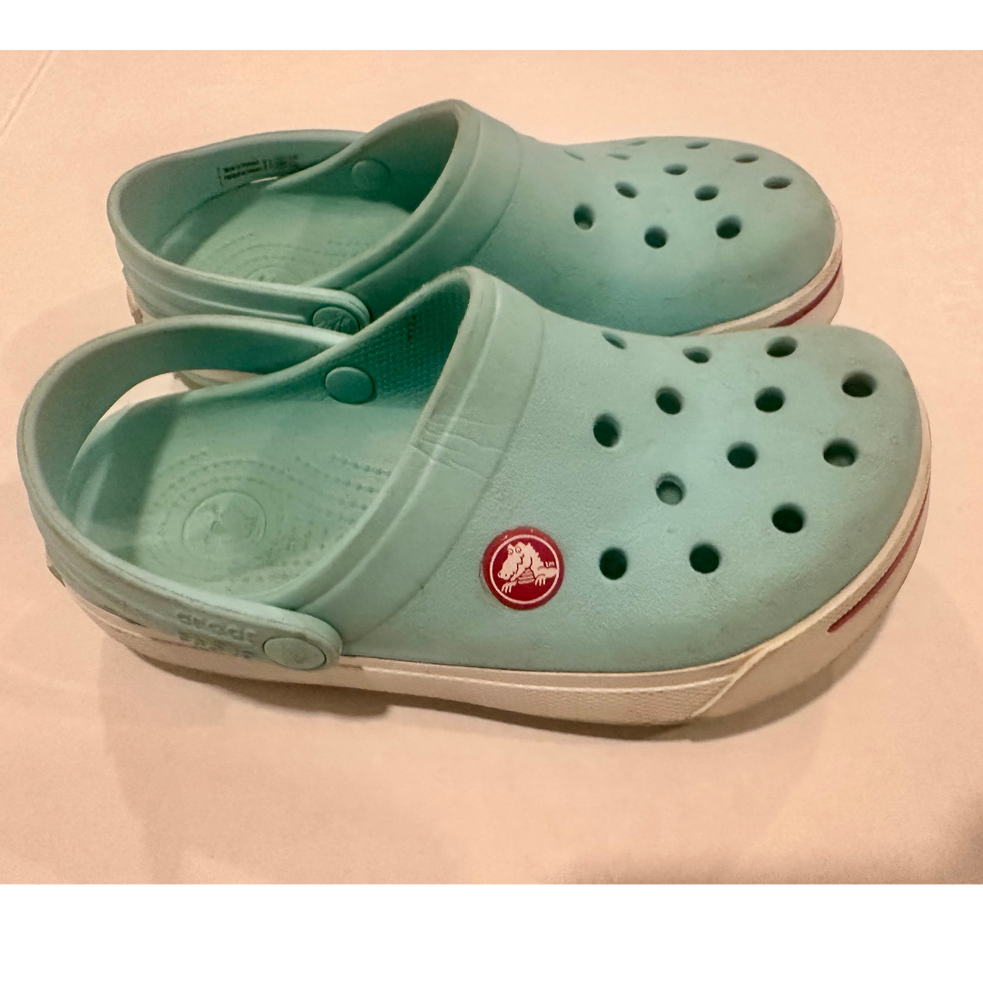 Seller 48- Crocs Mint Clogs Girls 12/13