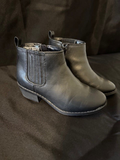 REDUCED #141 Old Navy size 13 Black Heeled Boots VGUC
