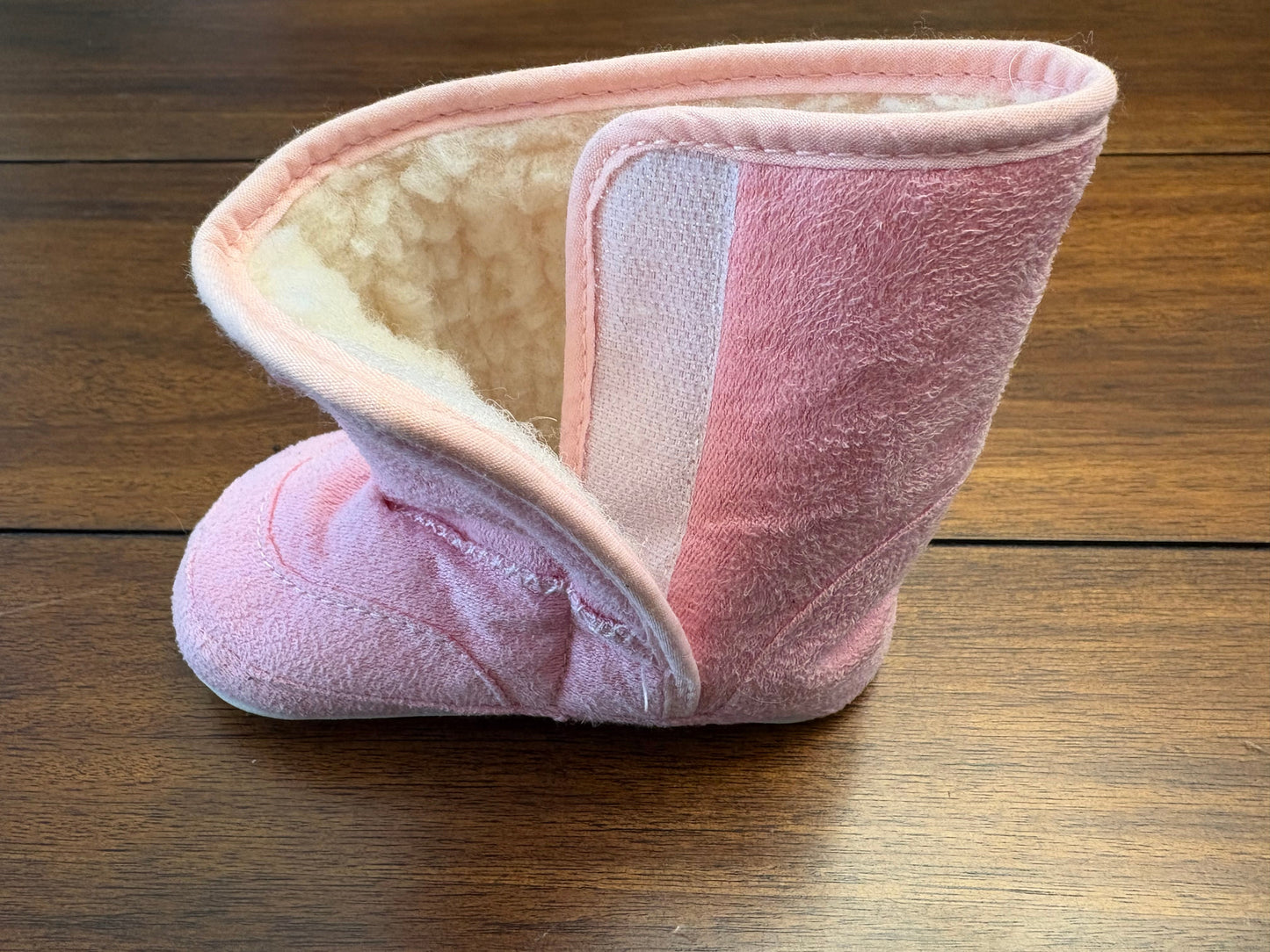 Seller #210 Girls Size 5 (approx) Light Pink Fleece Lined Boots