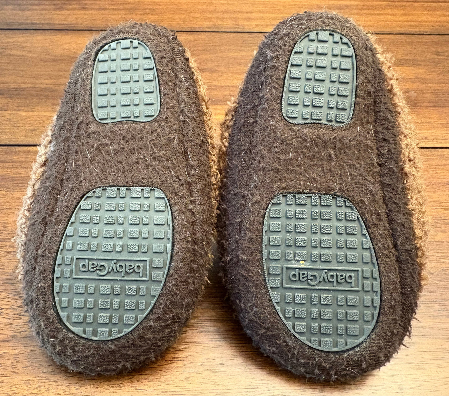 Seller #210 Baby Gap Boys Size 9 (L) Brown Bear Slippers