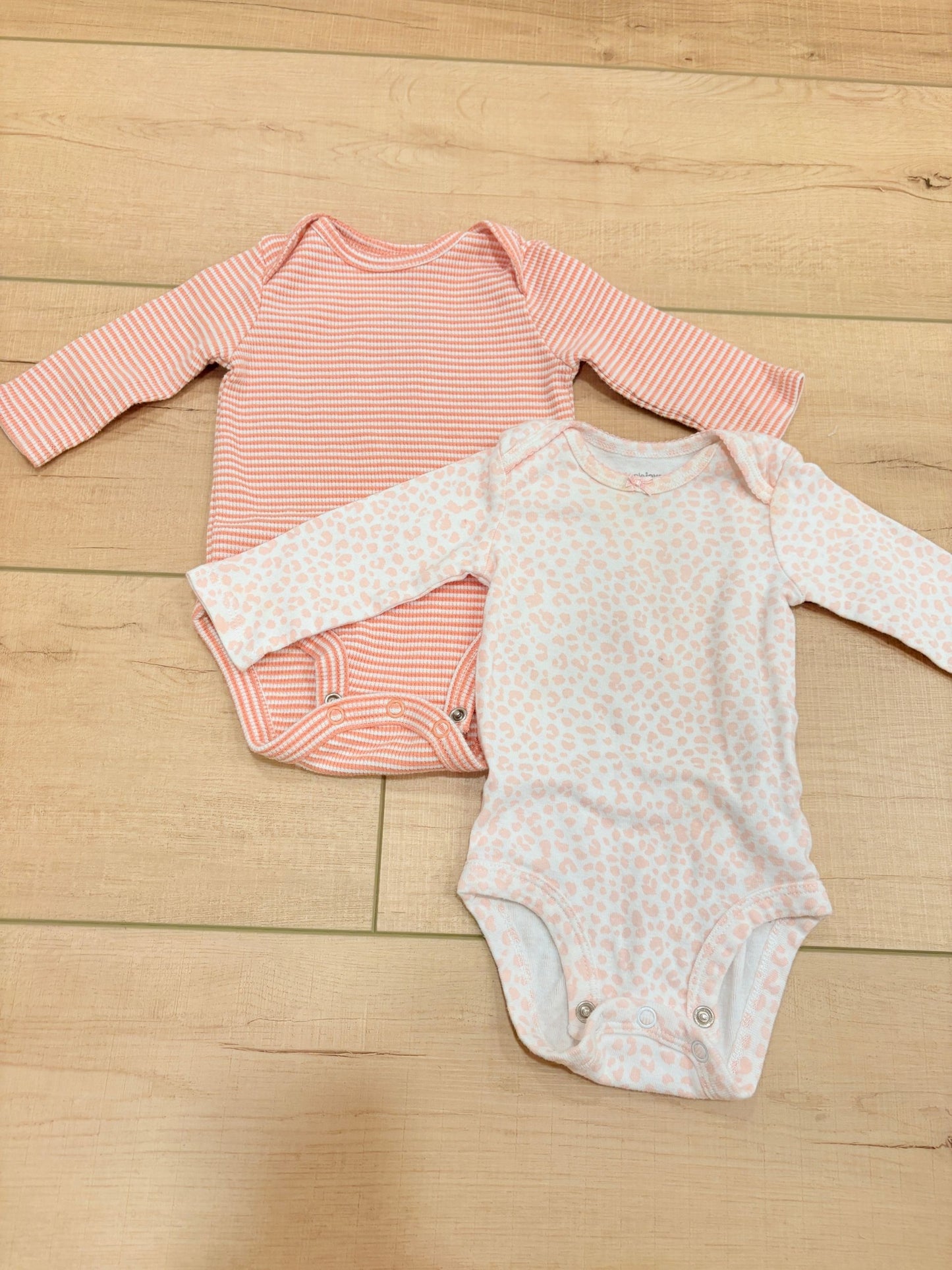 #37 0-3M Girls Carter's Long Sleeve Bodysuit Onesies Set