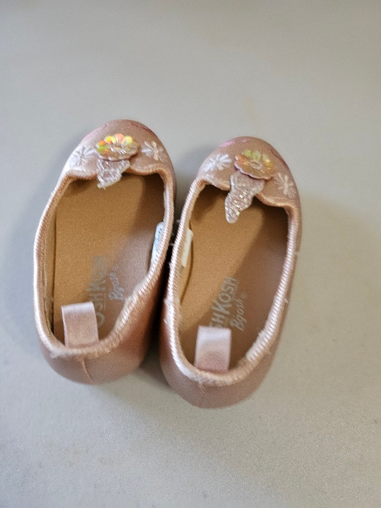 #13 - Oshkosh Shoes size 4