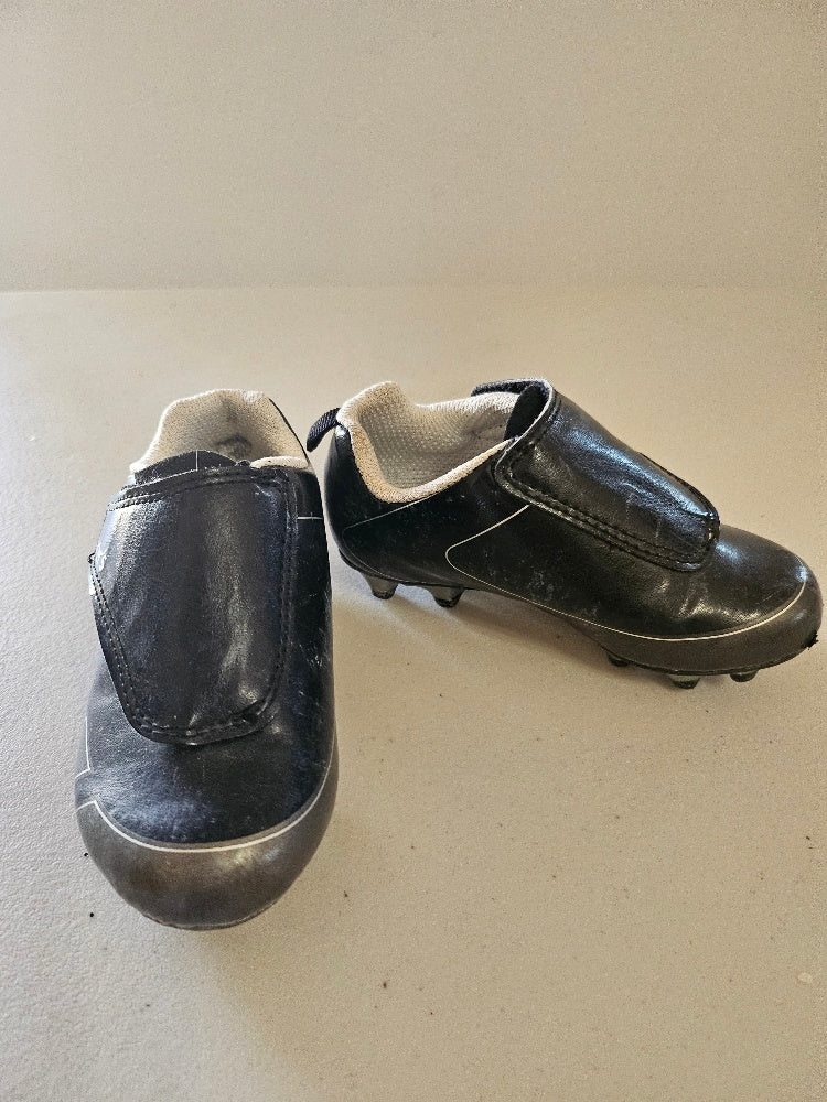 #13 - Soccer Cleats Carter's Size 7