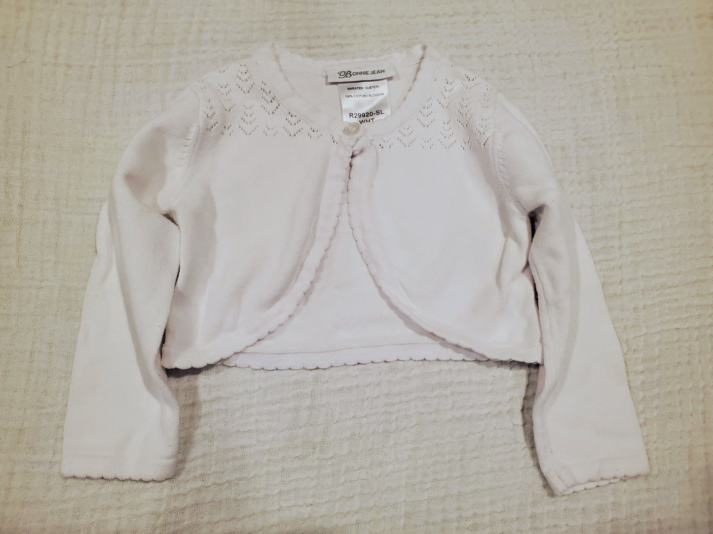 #131 Bonnie Jean white cropped long sleeve cardigan with single button girls size 2T