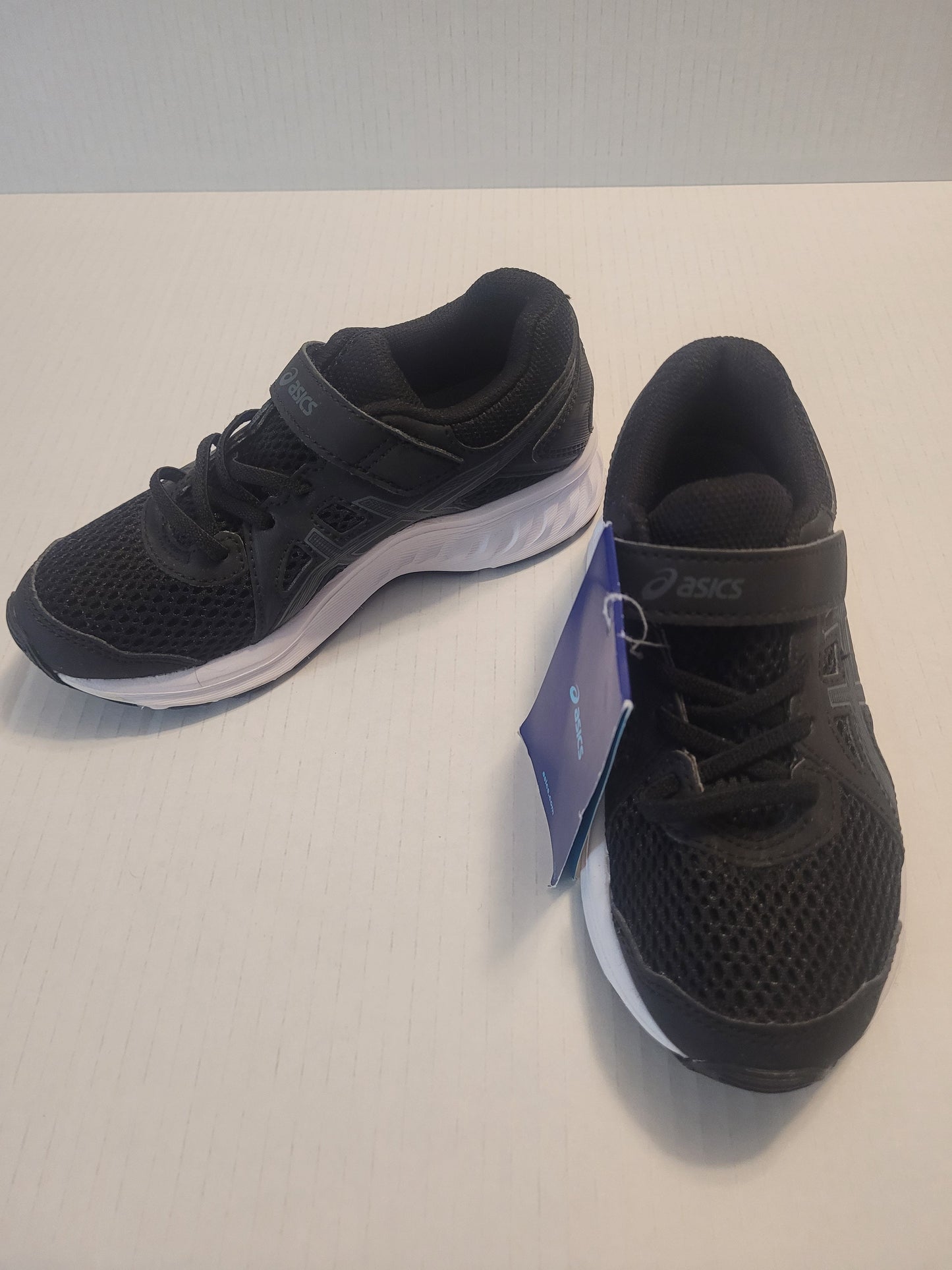 #109 Boys NWT Asics Black Sneakers Size 12