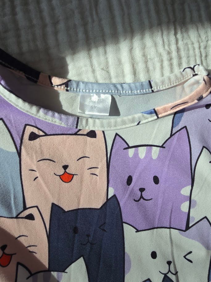 #131 Girls short sleeve soft dresses dolls & cats size 6