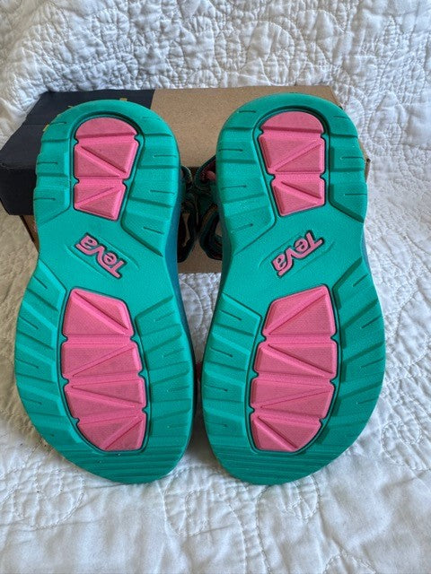 REDUCED!! Seller 76 Girls Hurricane XLT Teva Sandals in Unicorn Waterfall, size 11