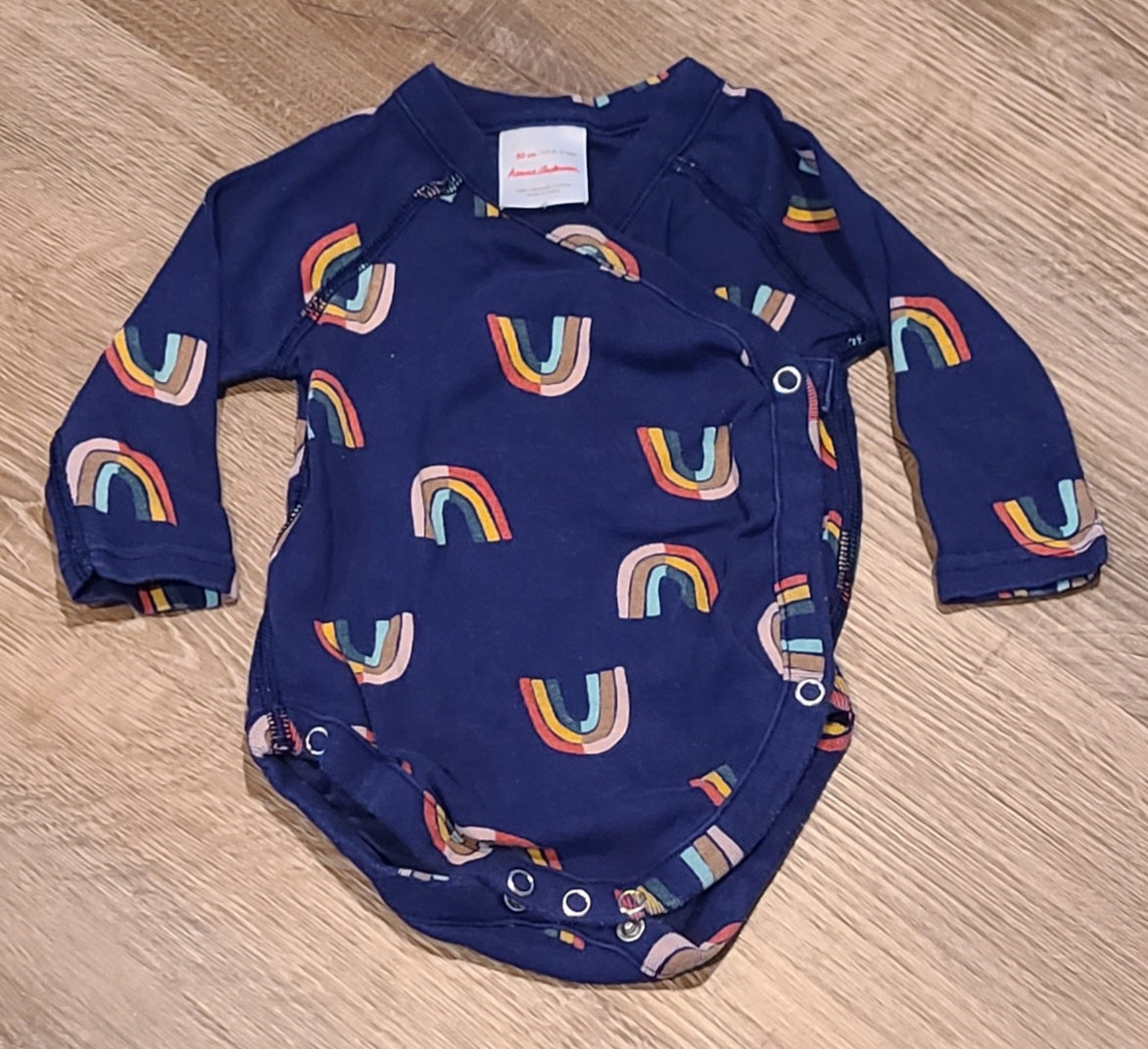 #188 Gender Neutral 0-3M (50) Hanna Andersson Rainbow Wrap Onesie