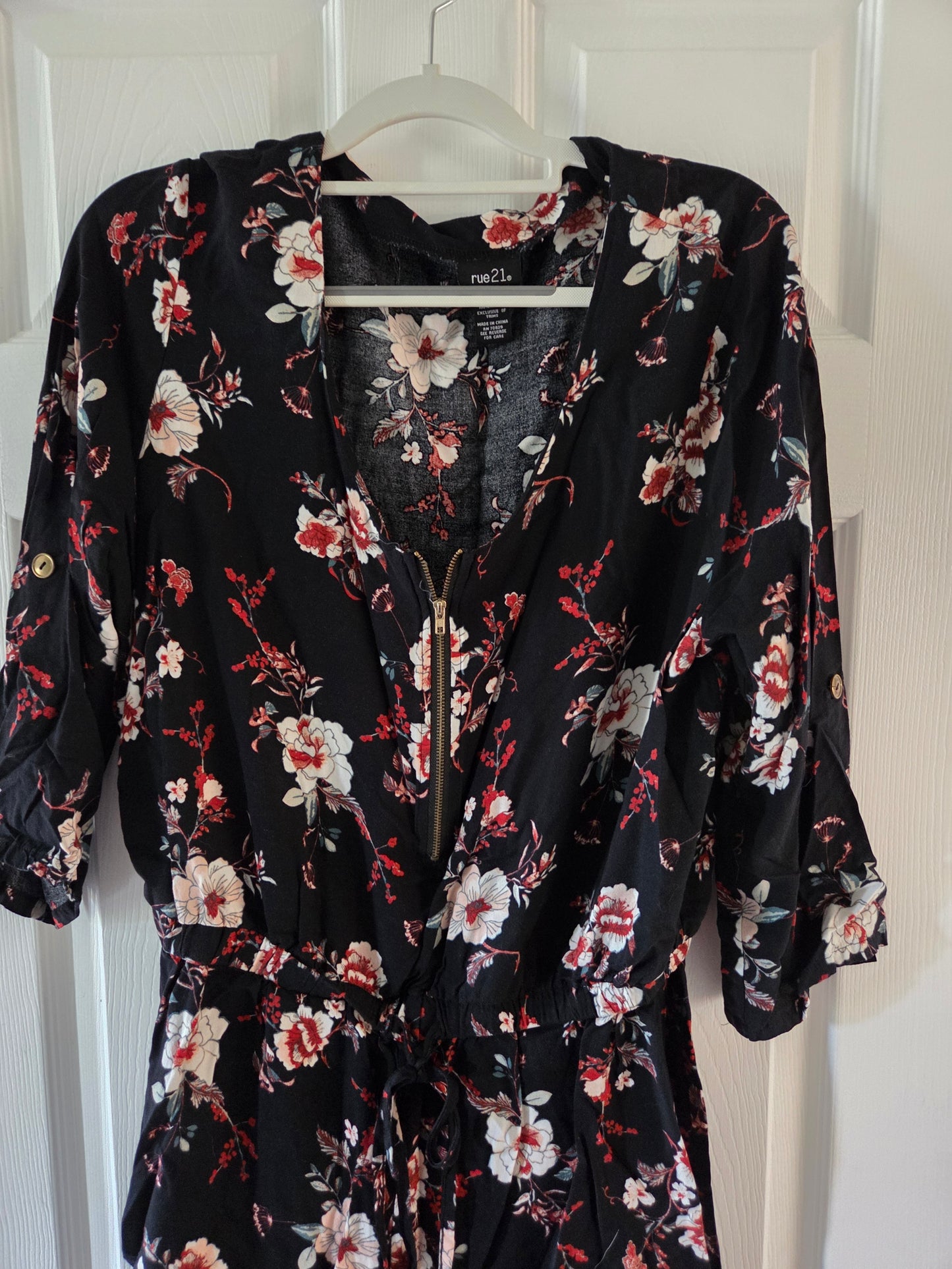 Seller 184 Women's Rue 21 flower romper size XL