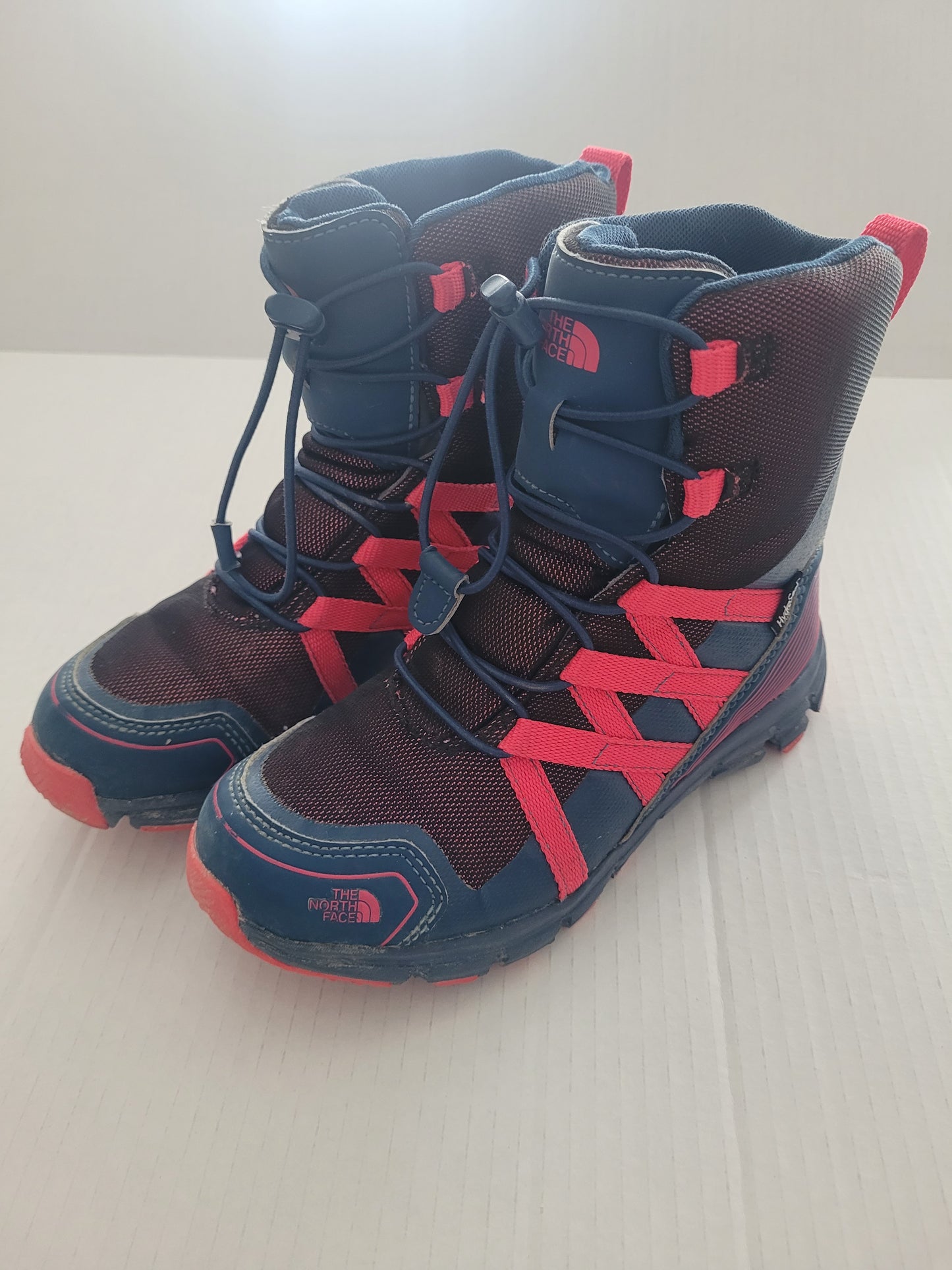 #109 North Face Winter Boots Girls Size 2