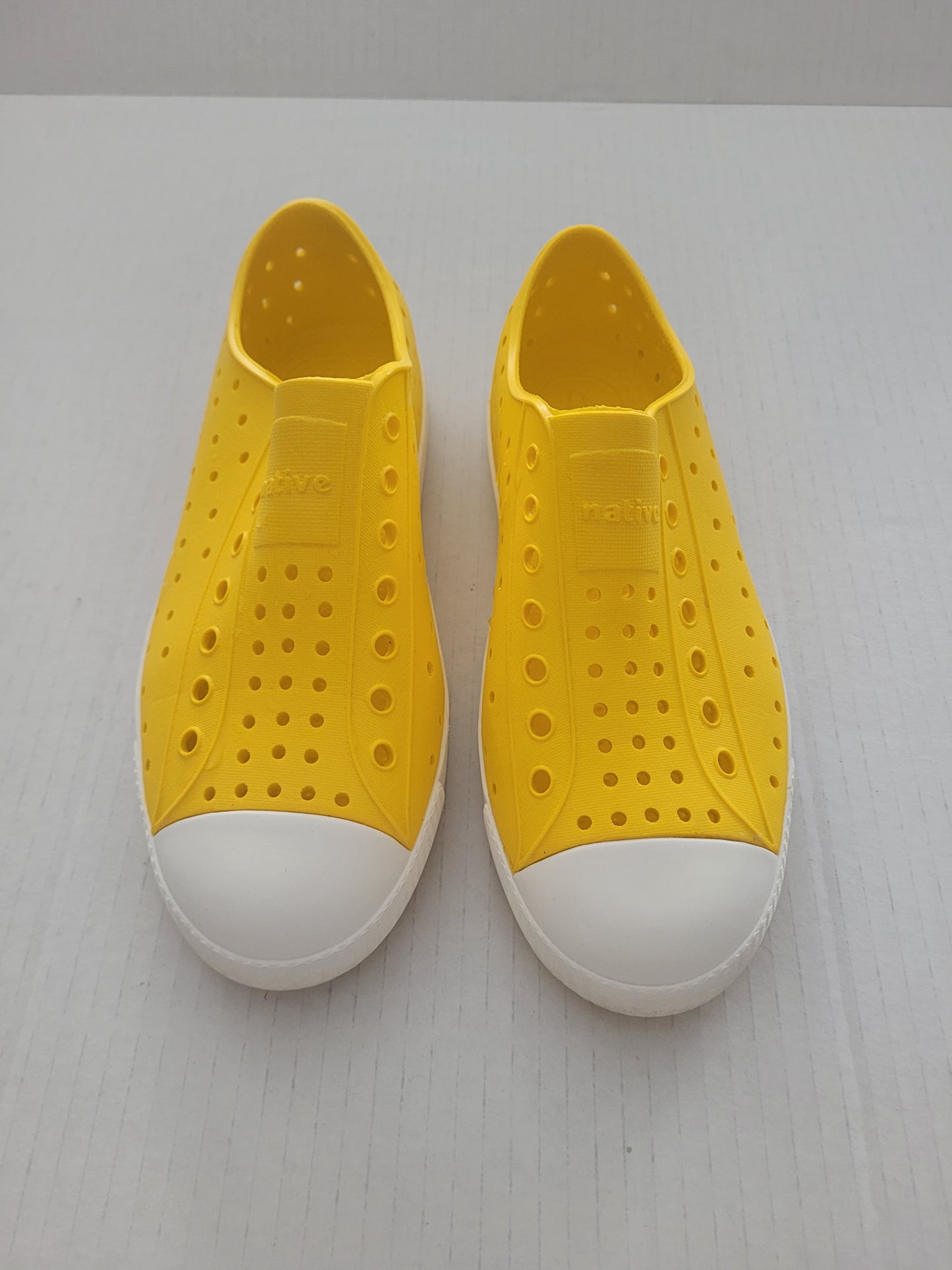 #109 Native Yellow Jeffersons Boys Size J2