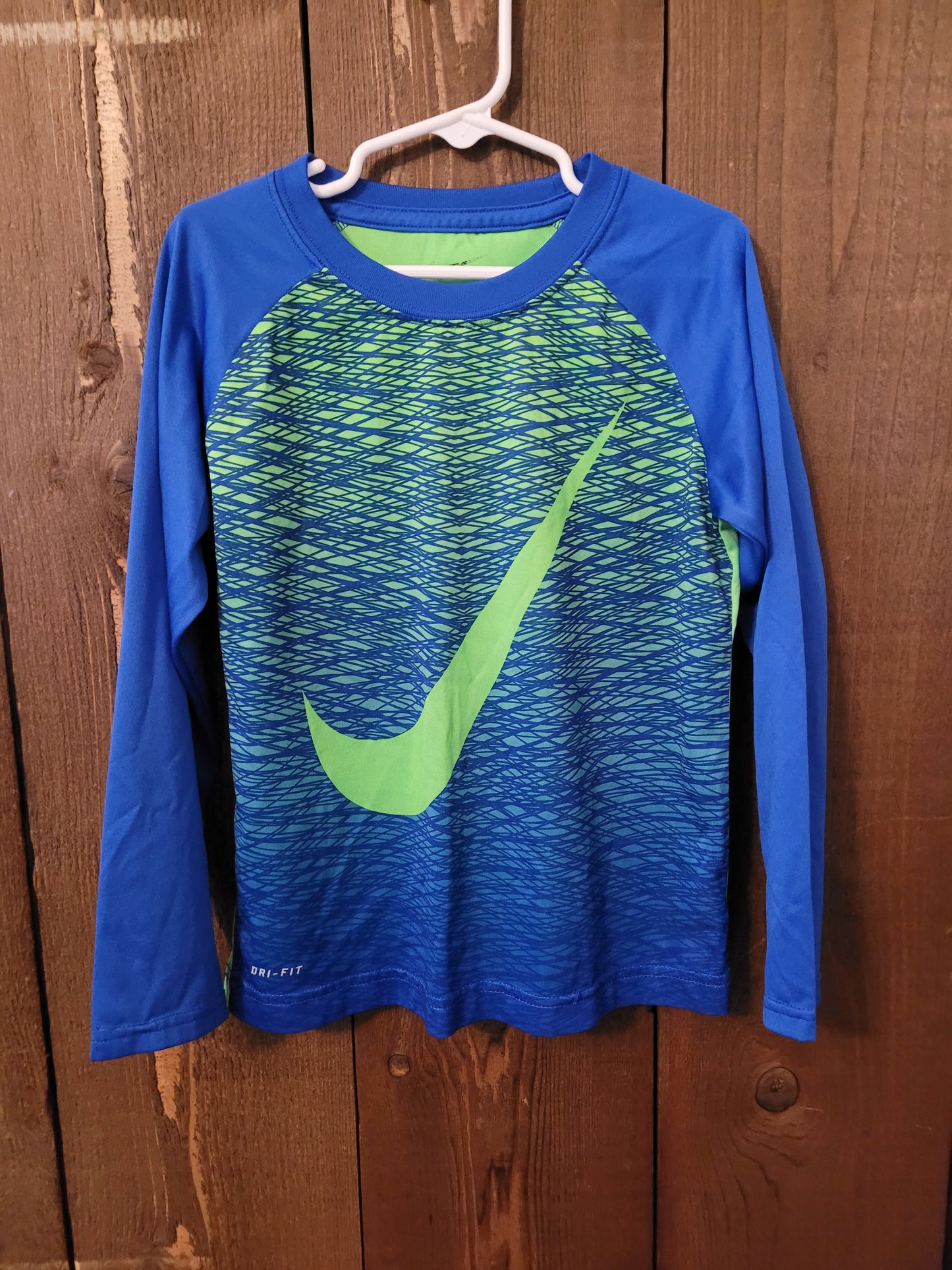 #109 Nike Dri-Fit Long-Sleeve Top Boys Size 7