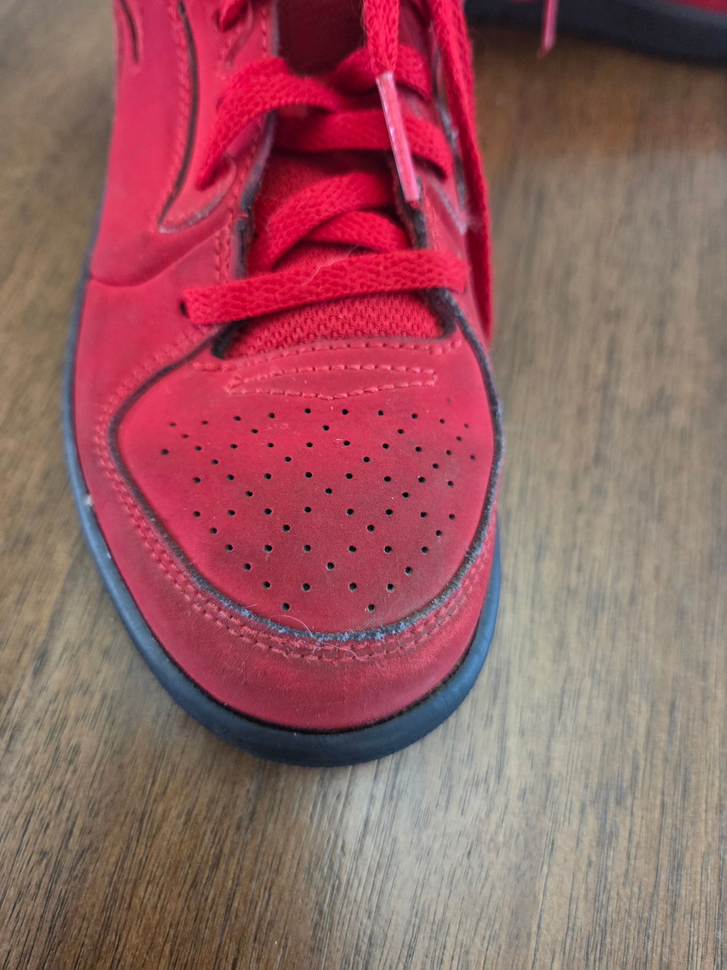 REDUCED Seller 184 boys red Jordon shoes size 1