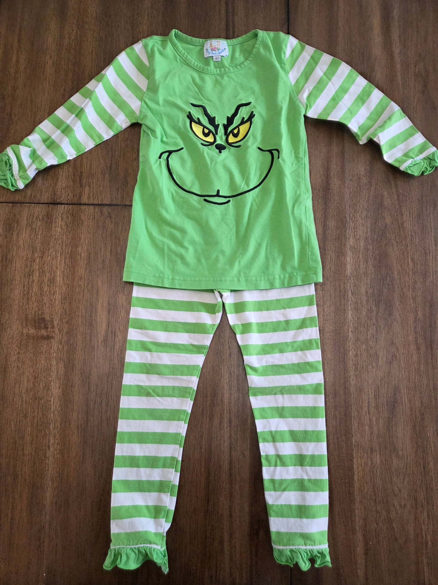 REDUCED Seller 184 girls grinch outfit size 4T