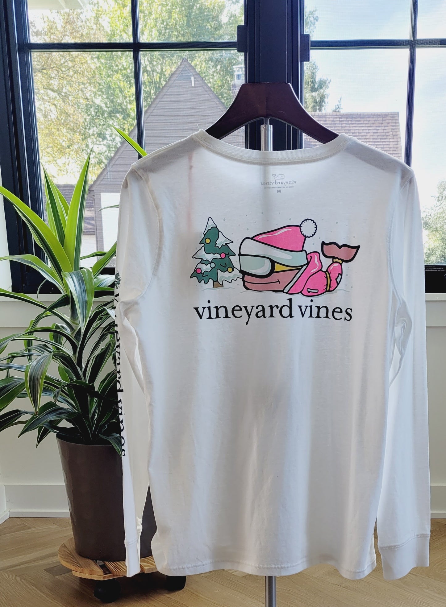 #211 Vineyard Vines Christmas Long Sleeve T-Shirt Men's Size M