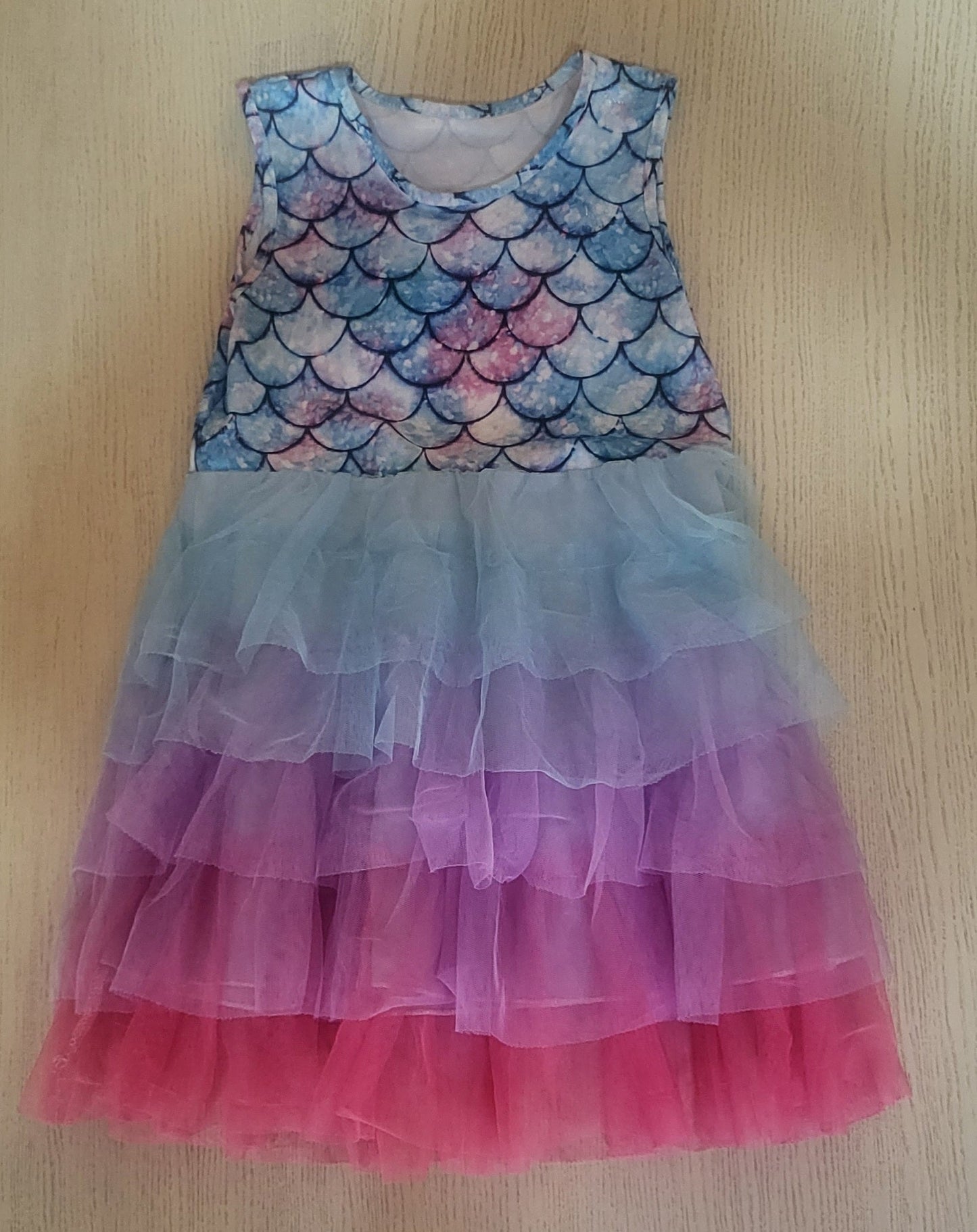 REDUCED: #9--- Girls 3-4. Beautiful tulle mermaid dress.