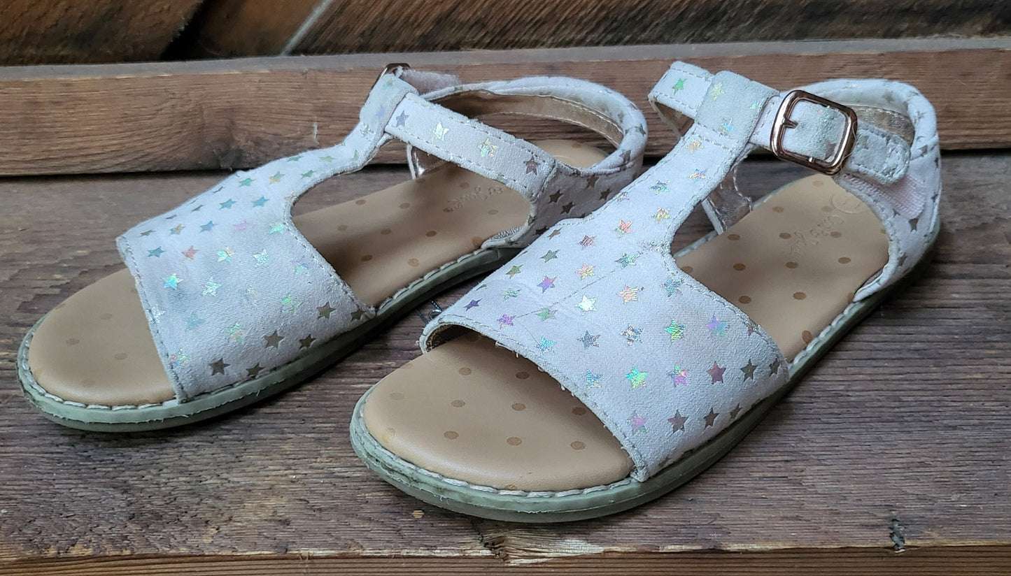 REDUCED: #9--- Girls size 11. Cat & Jack star sandals