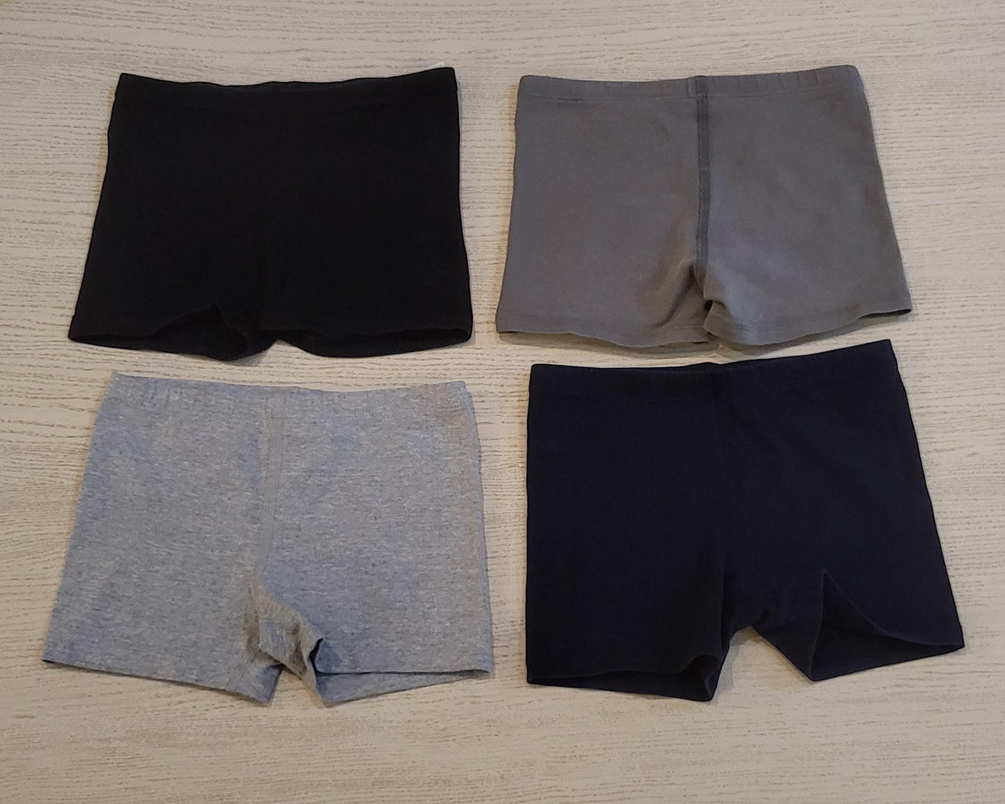 REDUCED: #9--- Girls 4-5. Primary Cartwheel Shorts. 4 pair.