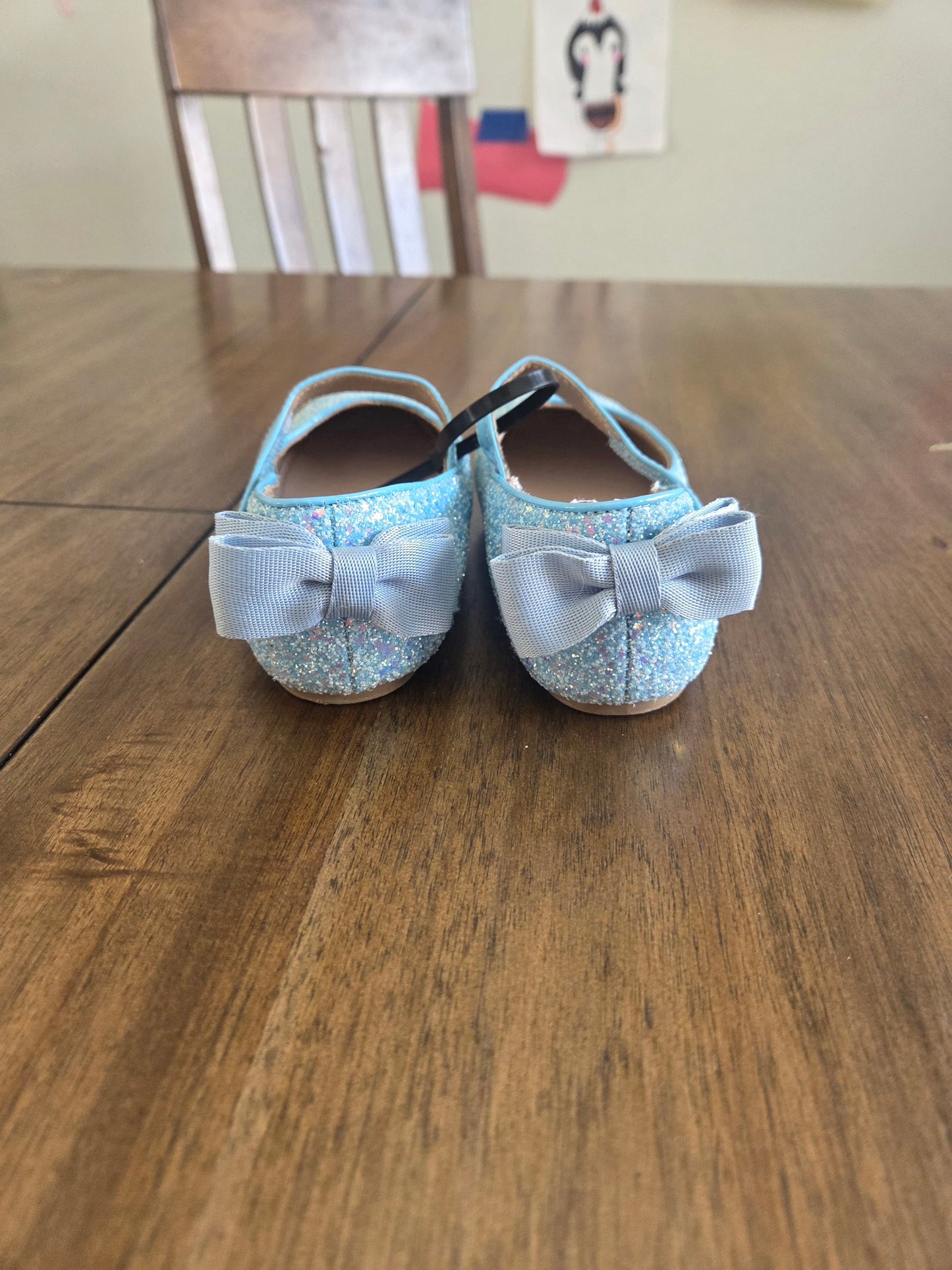 Seller 184 girls sparkle shoes size 11