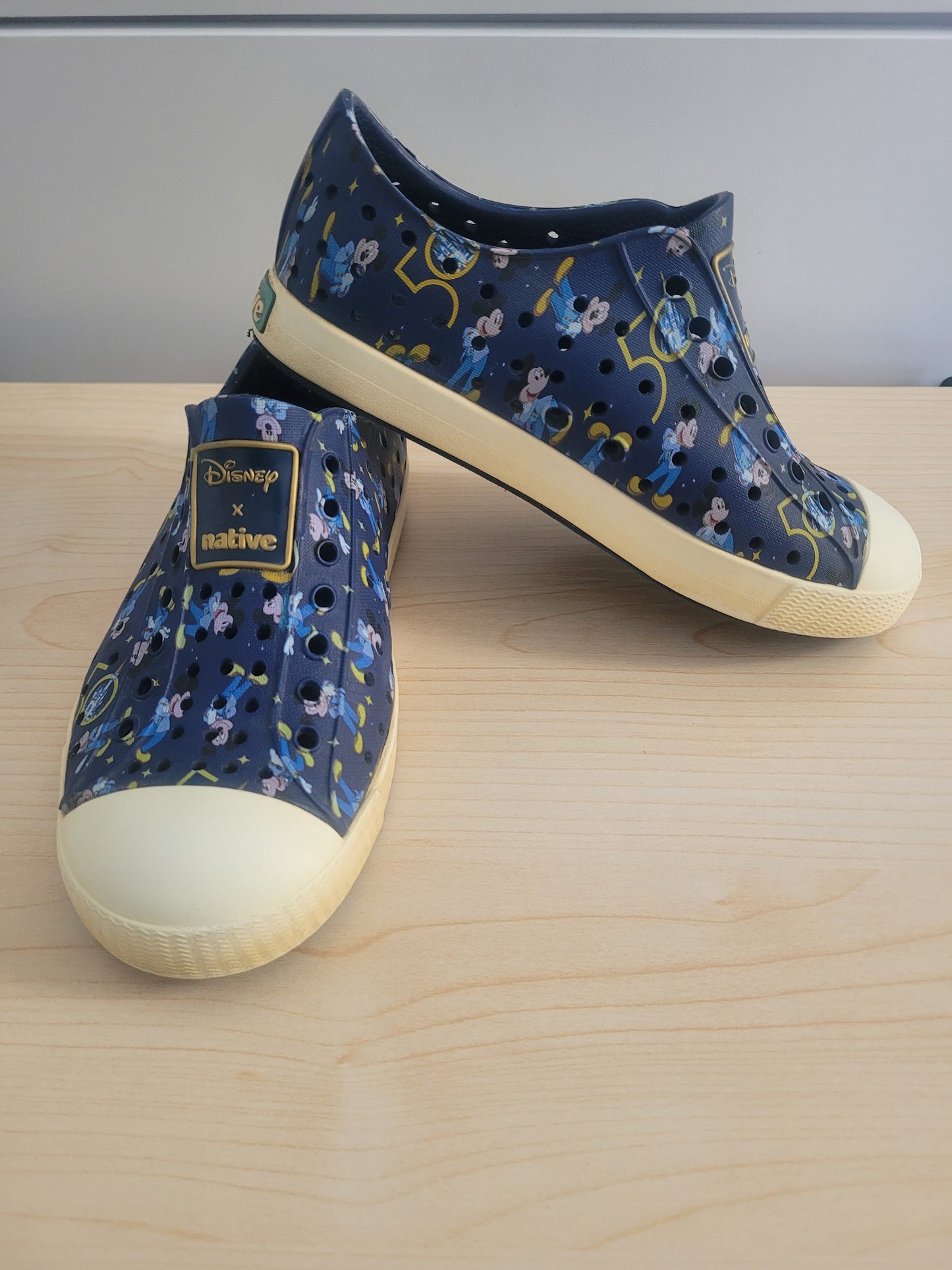 #111 Native x Disney Collab Mickey Mouse Jeffersons Girls Size 12