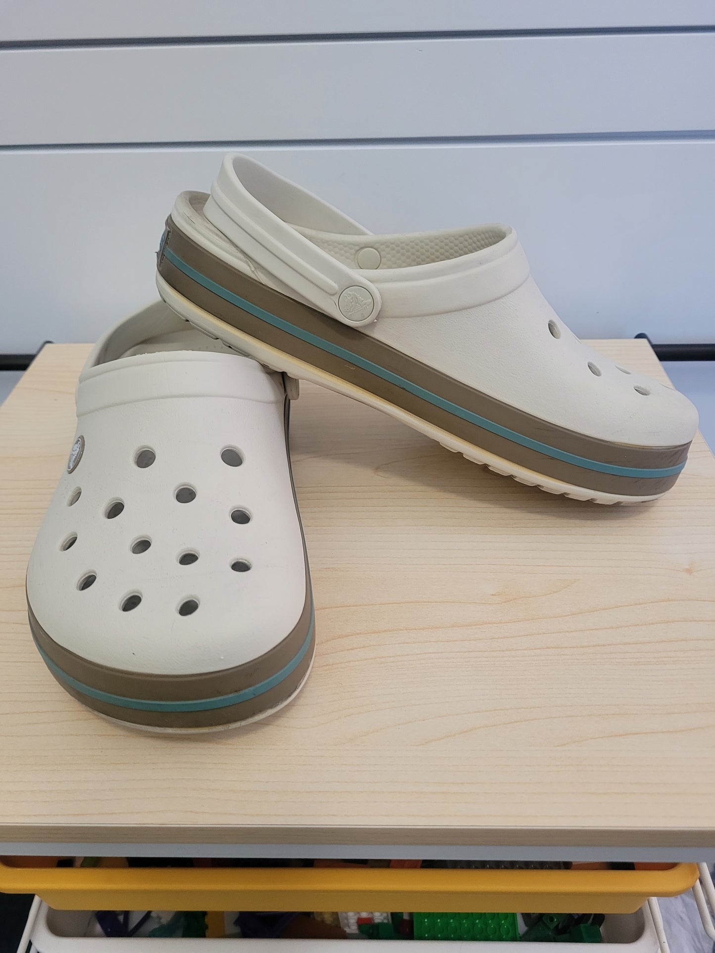 #111 Crocs Boys Size 6