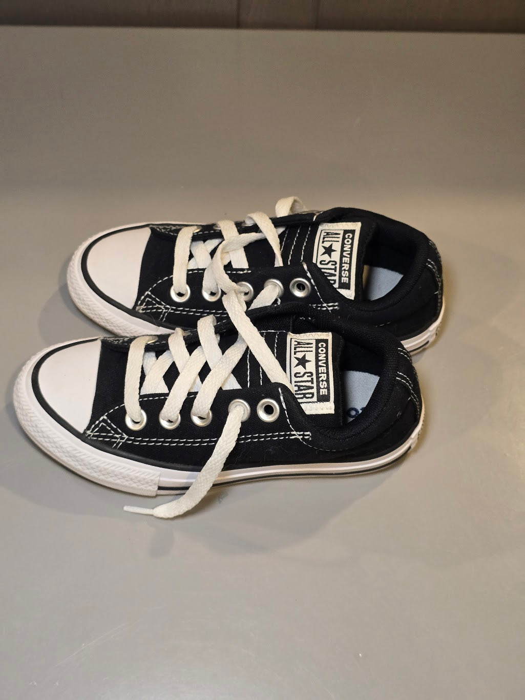 #131 Black Converse tennis shoes sz 12