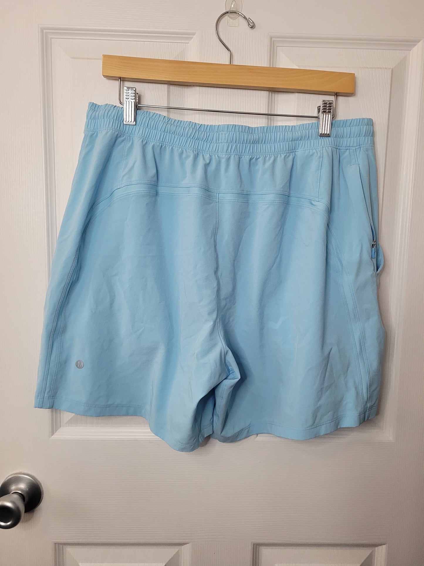 #44 Lululemon Pace Breaker Linerless 7" Shorts Men Size XL