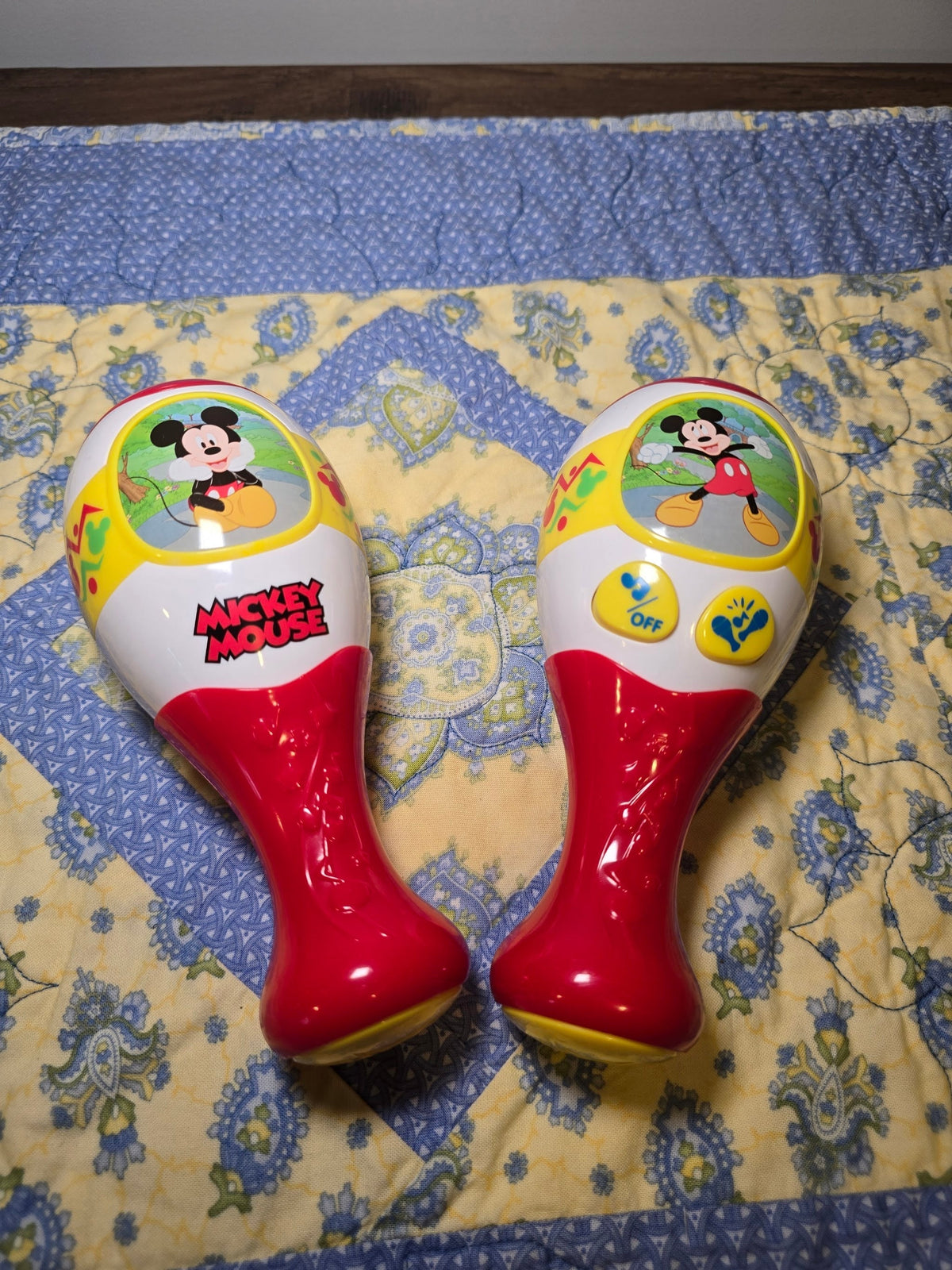 #131 Micky Mouse Maracas play music