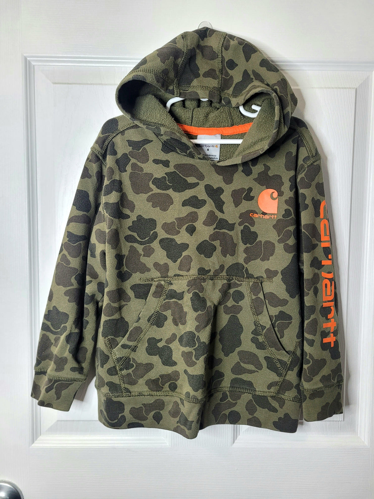 #165 Carhartt Camo Hoodie Boys 6