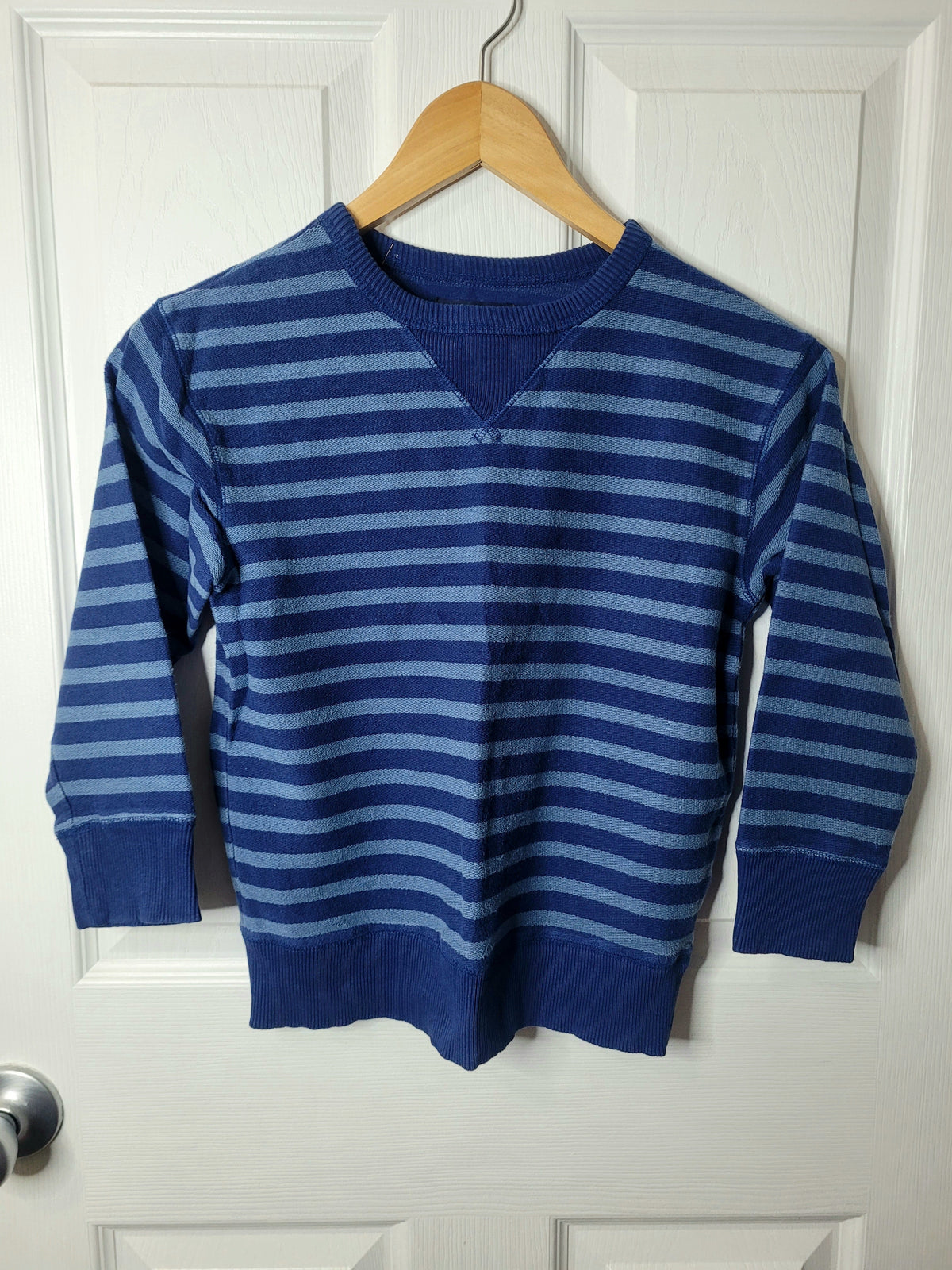 #164 Gap Striped Crewneck Boys S (6-7)