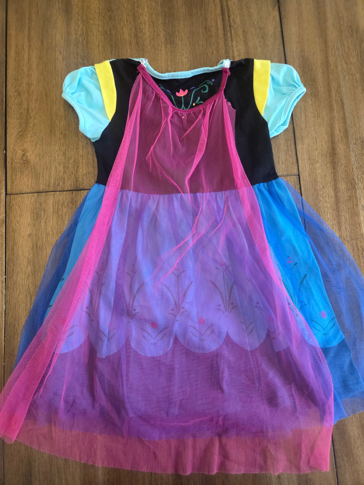 Seller 188 girls Anna dress size 4-6